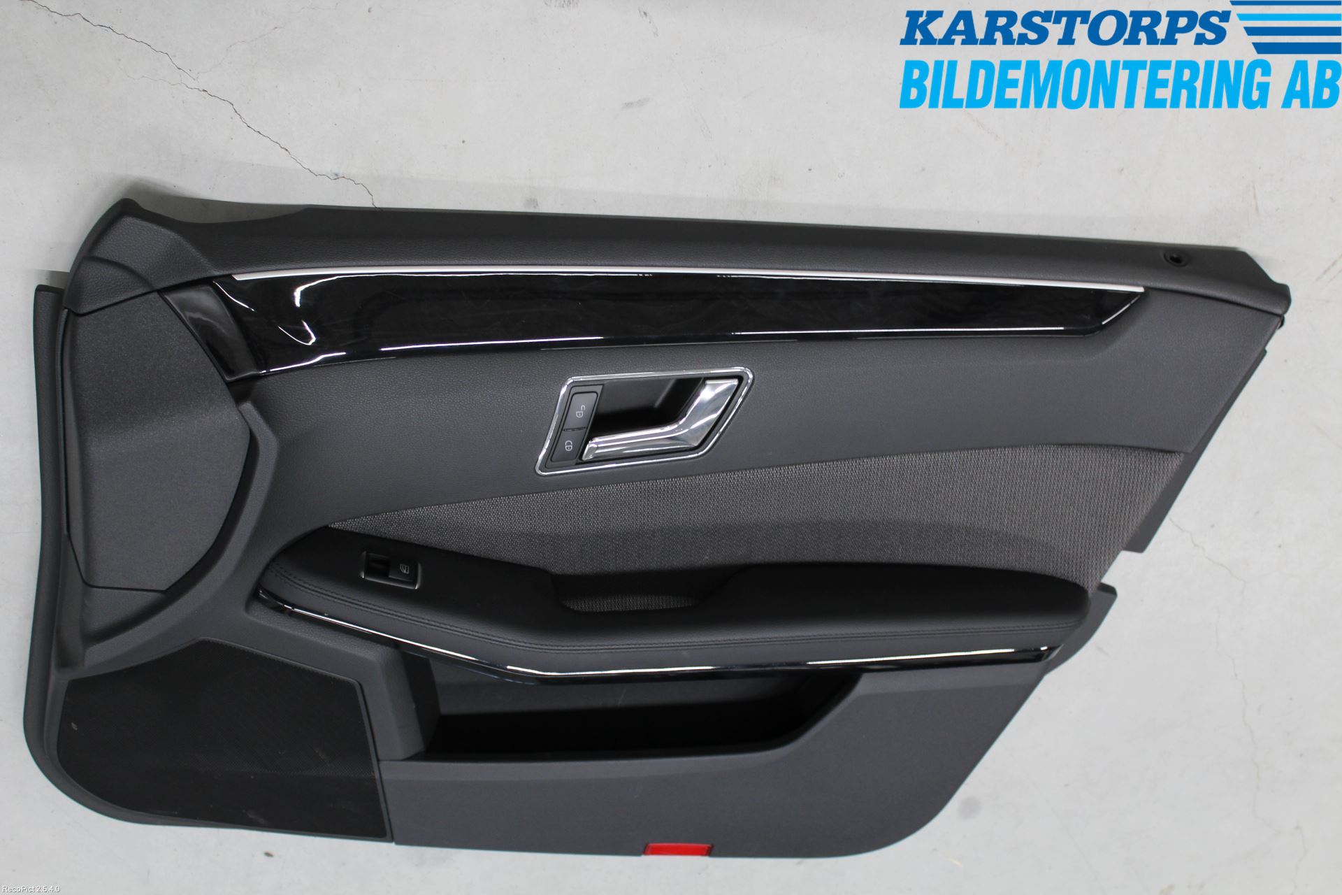 Mercedes-Benz MB E-KLASS (W212) 09-16 Dörrklädsel Hö