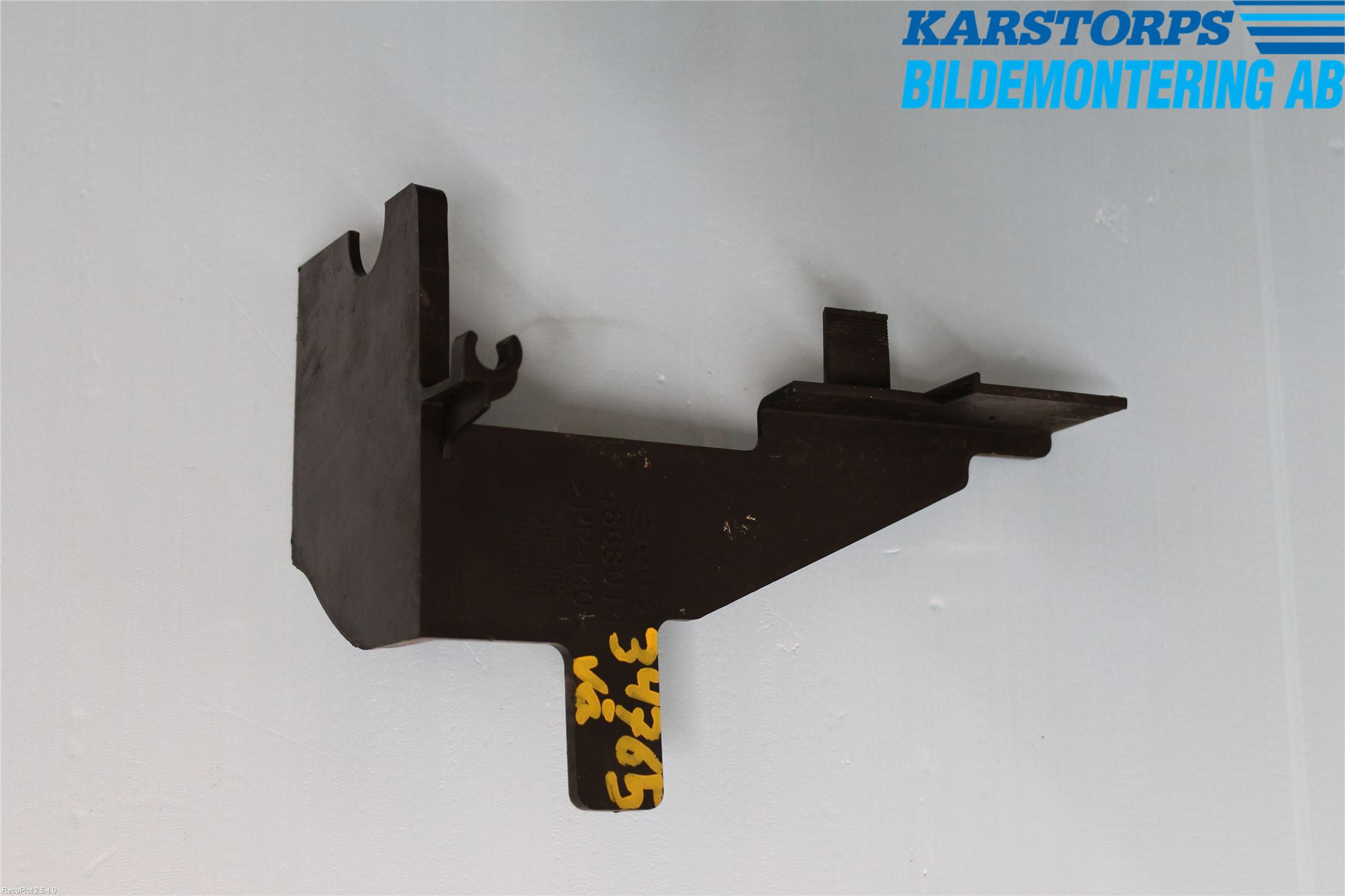 Saab 9-3 VER 1 98-03 Kylarfäste-Ram-Balk