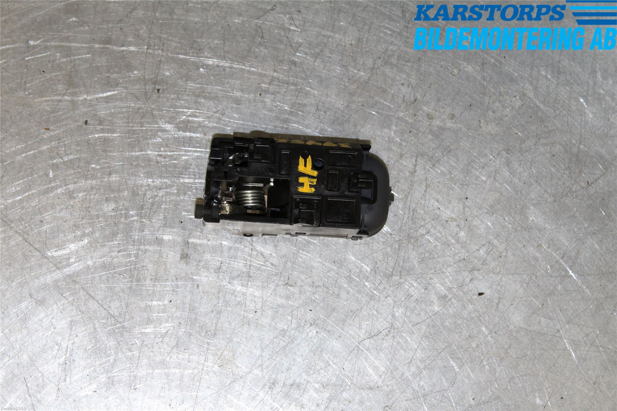 Nissan ALMERA    00-06 Dörrhandtag Inre Hö