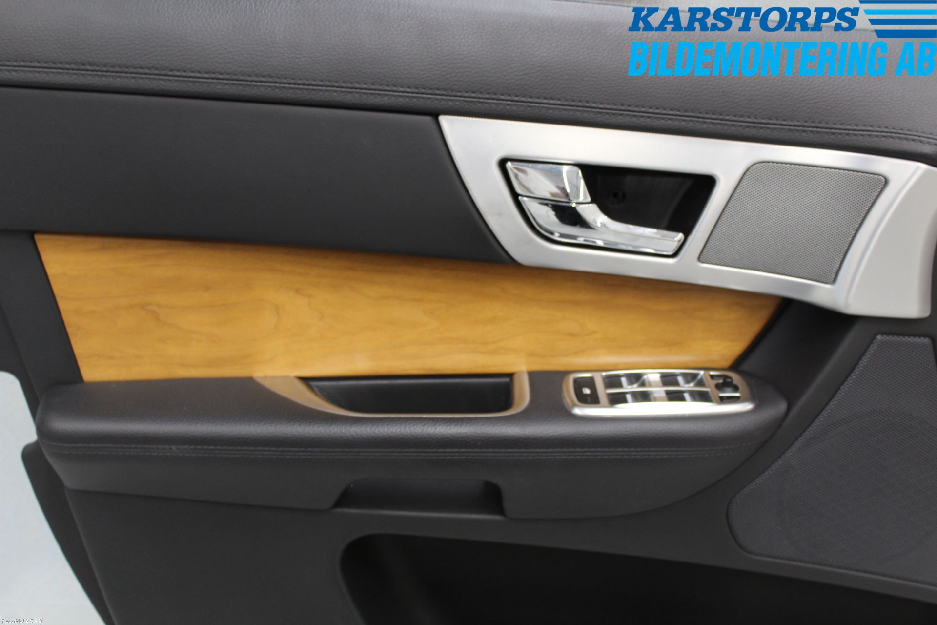 Jaguar XF 08-15 Dörrklädsel Vä