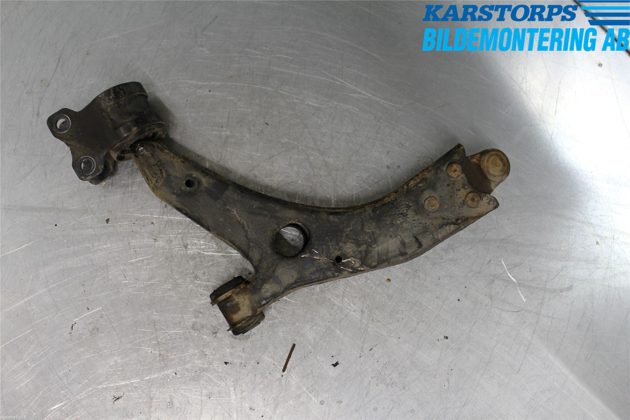 Volvo V50 08-12 Bärarm Fram Undre Hö