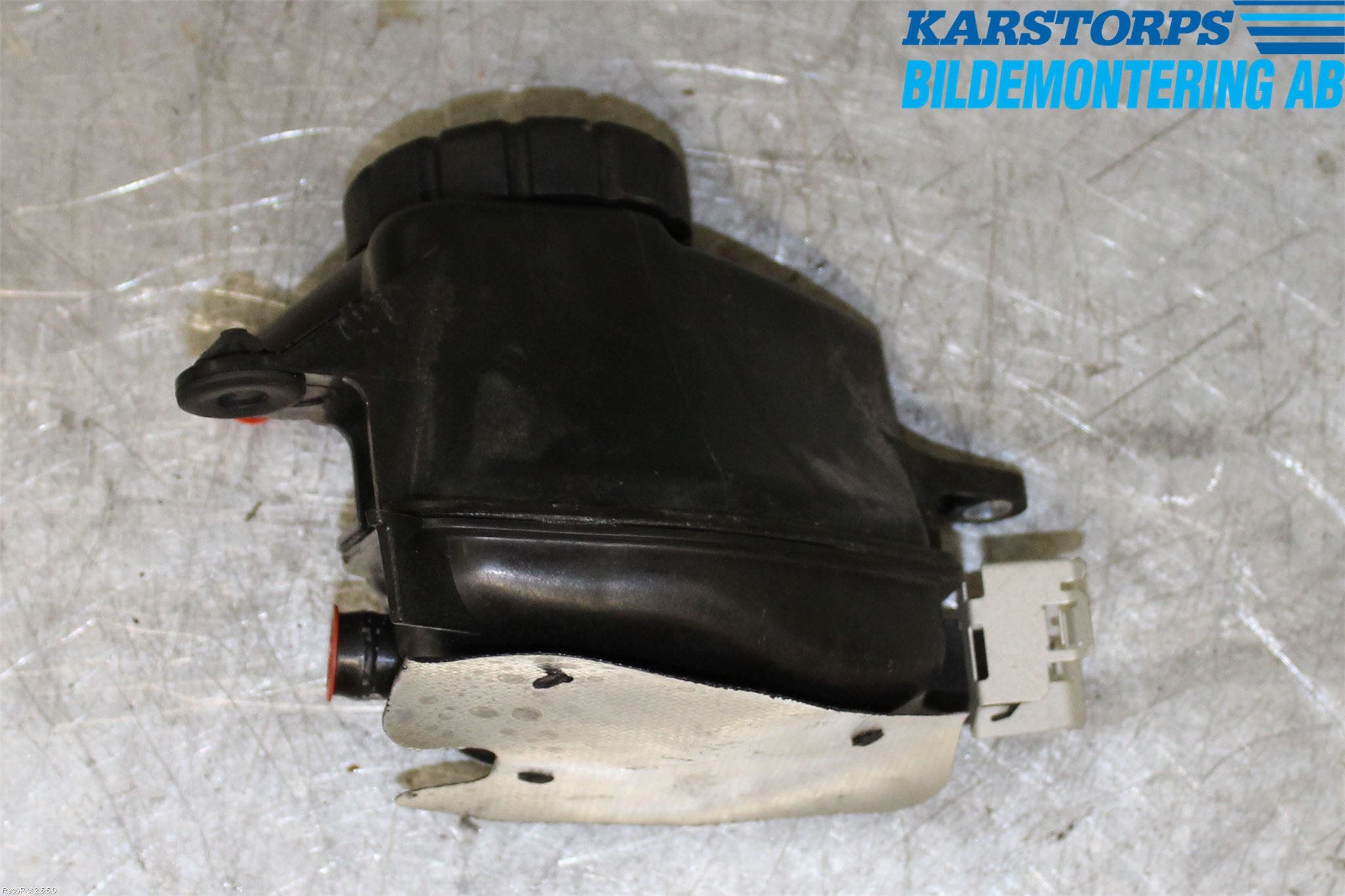 Mercedes-Benz MB C-KLASS (W205) 14-21 Expansionstank