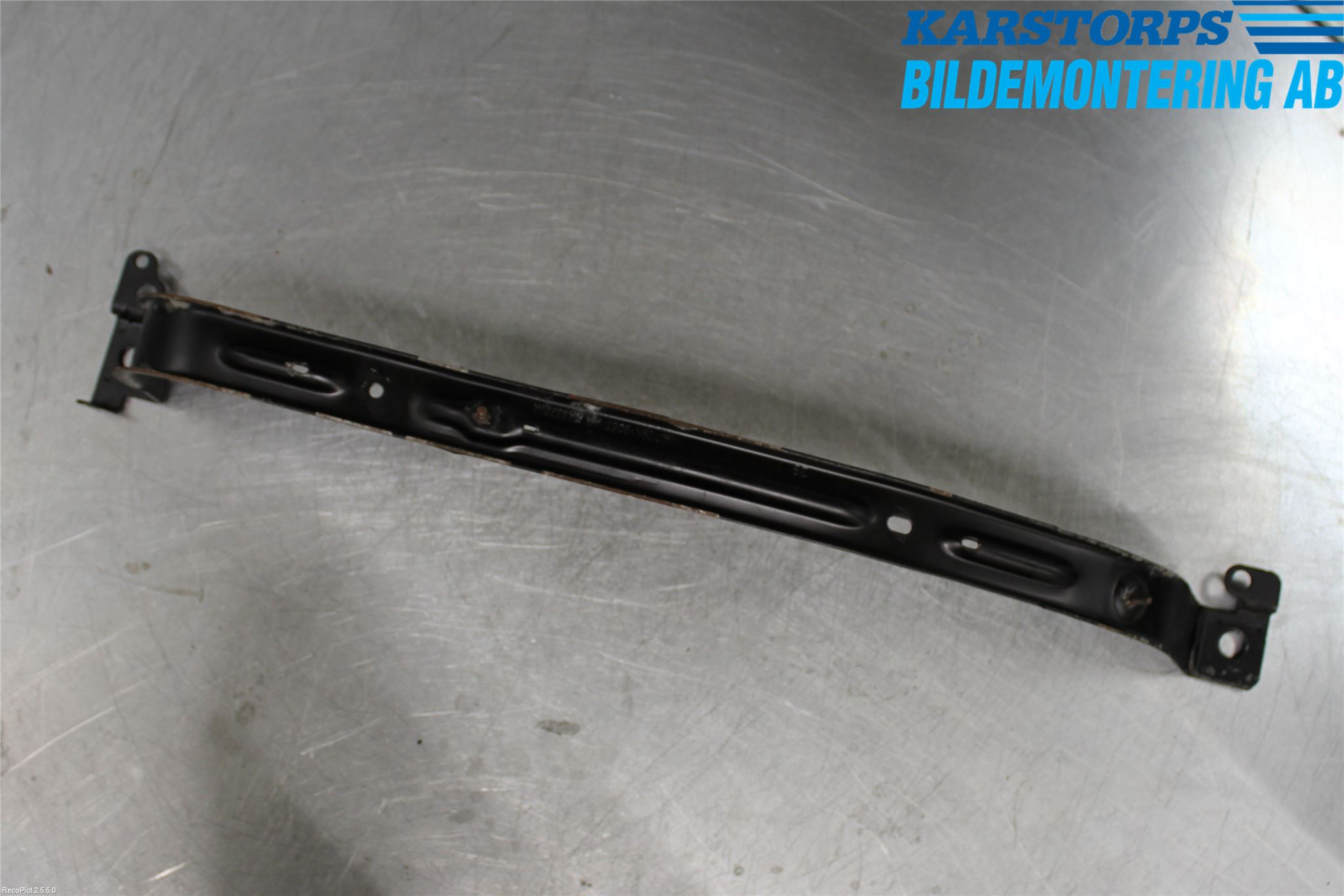 Volvo XC60 09-13 Bränsletanksband