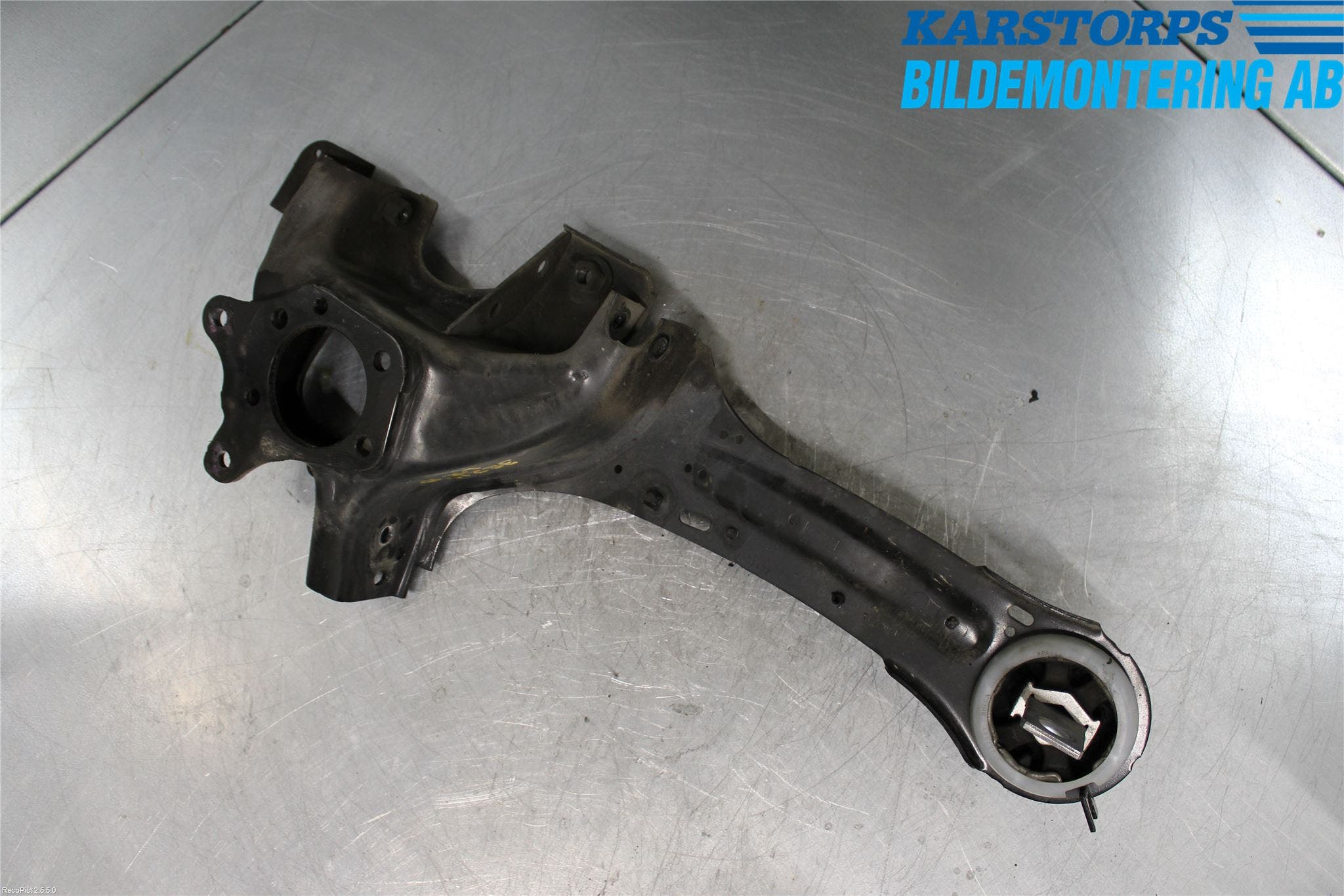 Volvo V60 14-18 Bärarm Bak Vänster