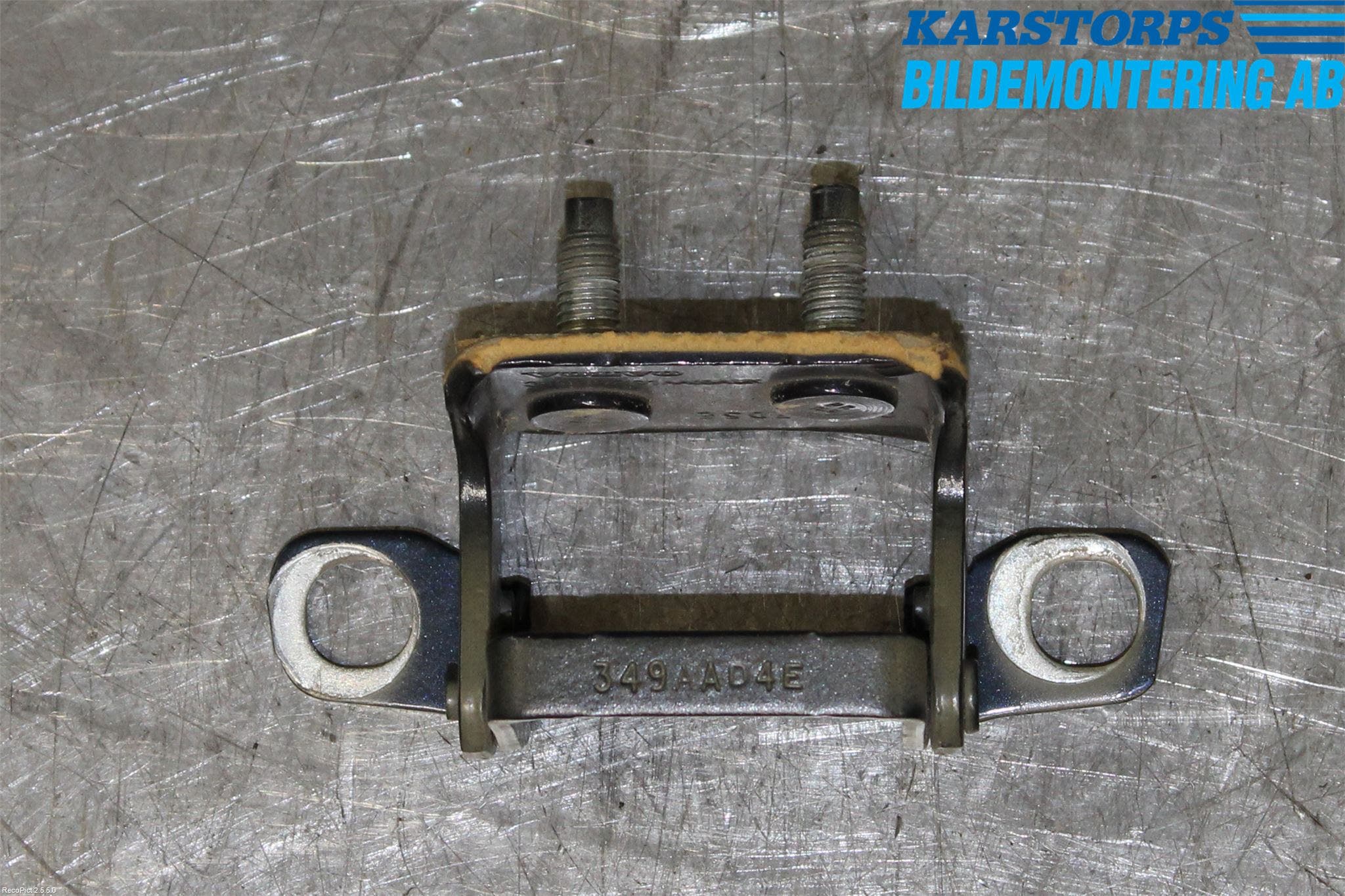 Volvo V60 14-18 Bakluckegångjärn Vä