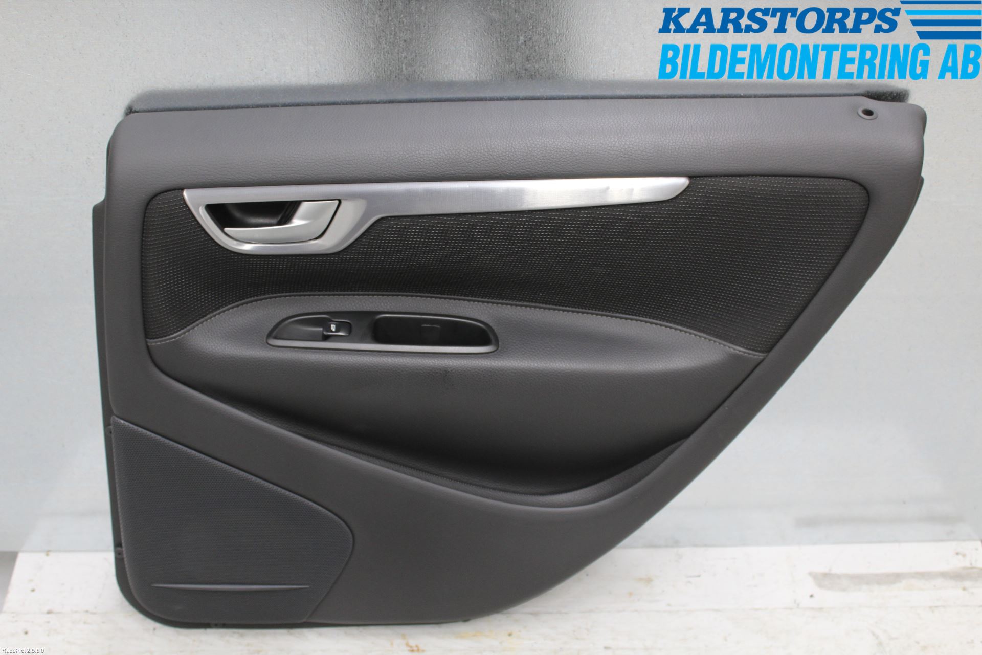 Volvo V70 05-08 Dörrklädsel Hö