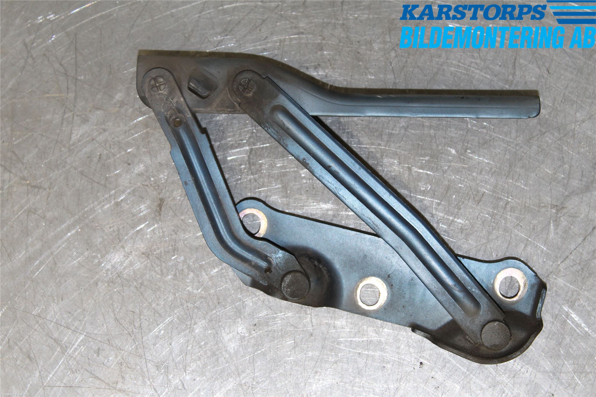 Saab 9-5     06-10 Huvgångjärn