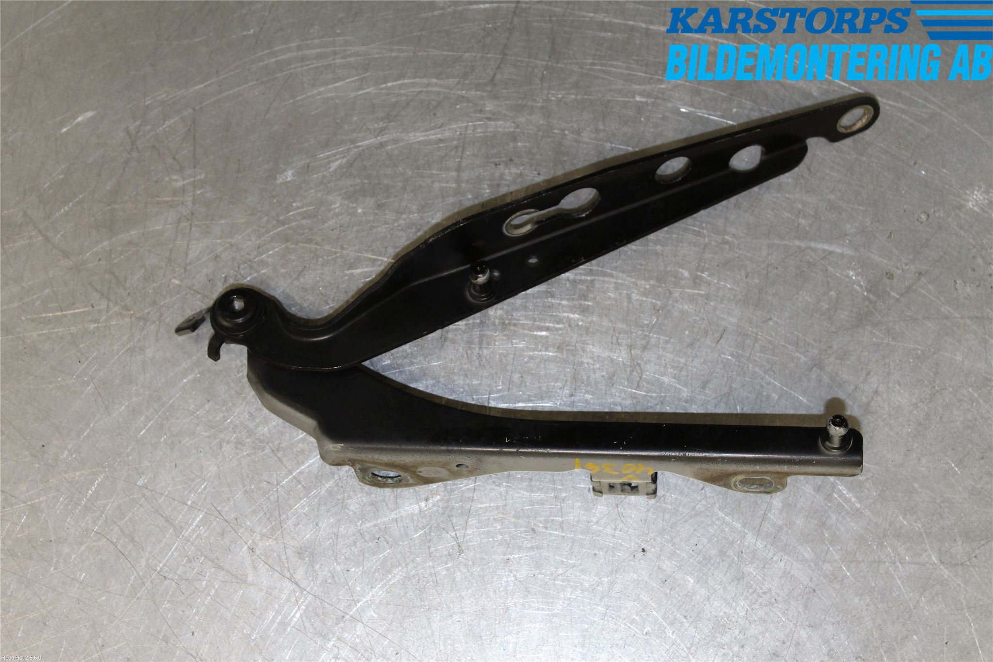 Volvo S60 05-10 Huvgångjärn