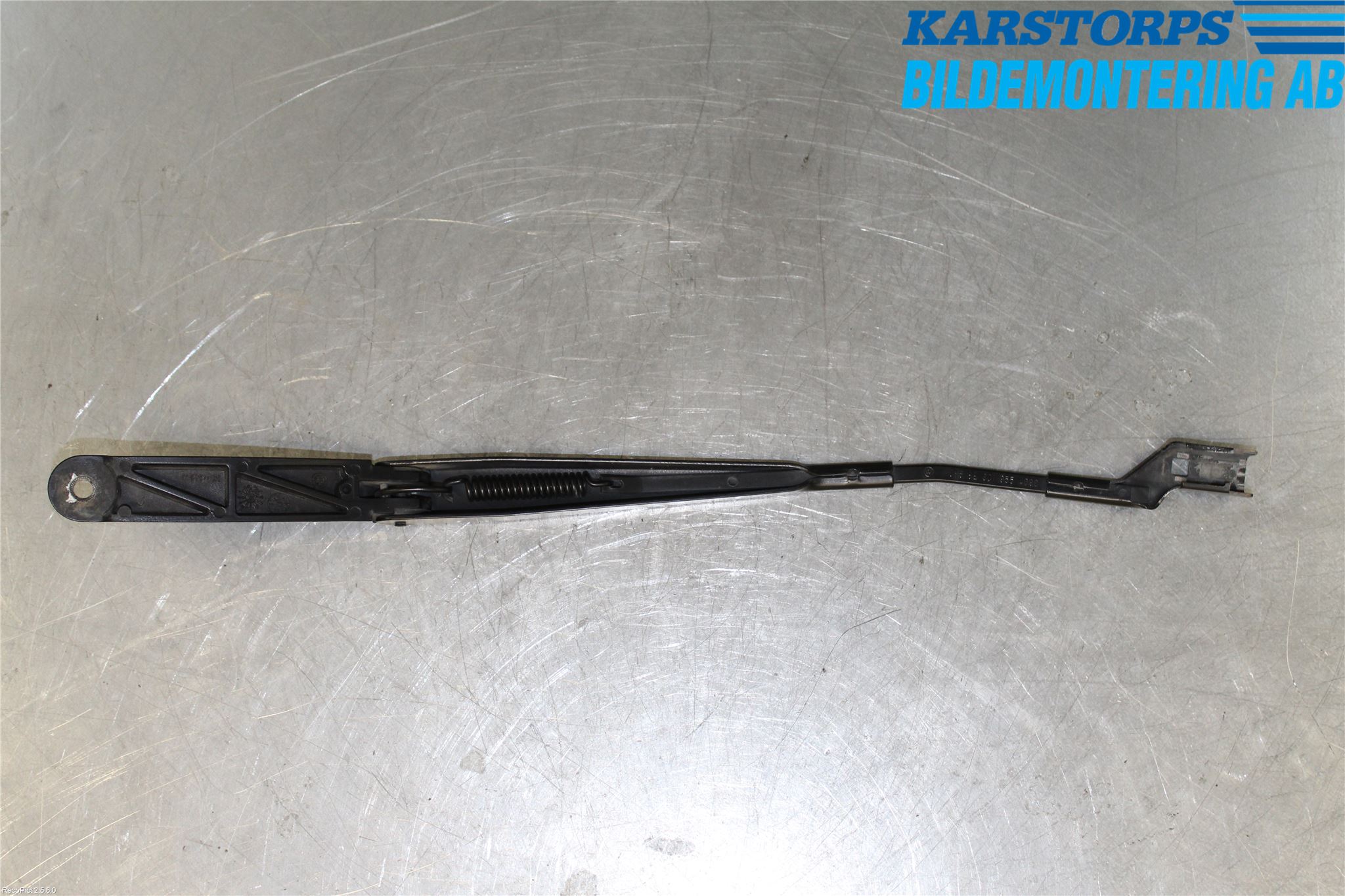 Volkswagen VW PASSAT 05-11 Torkararm Armar Vindruta