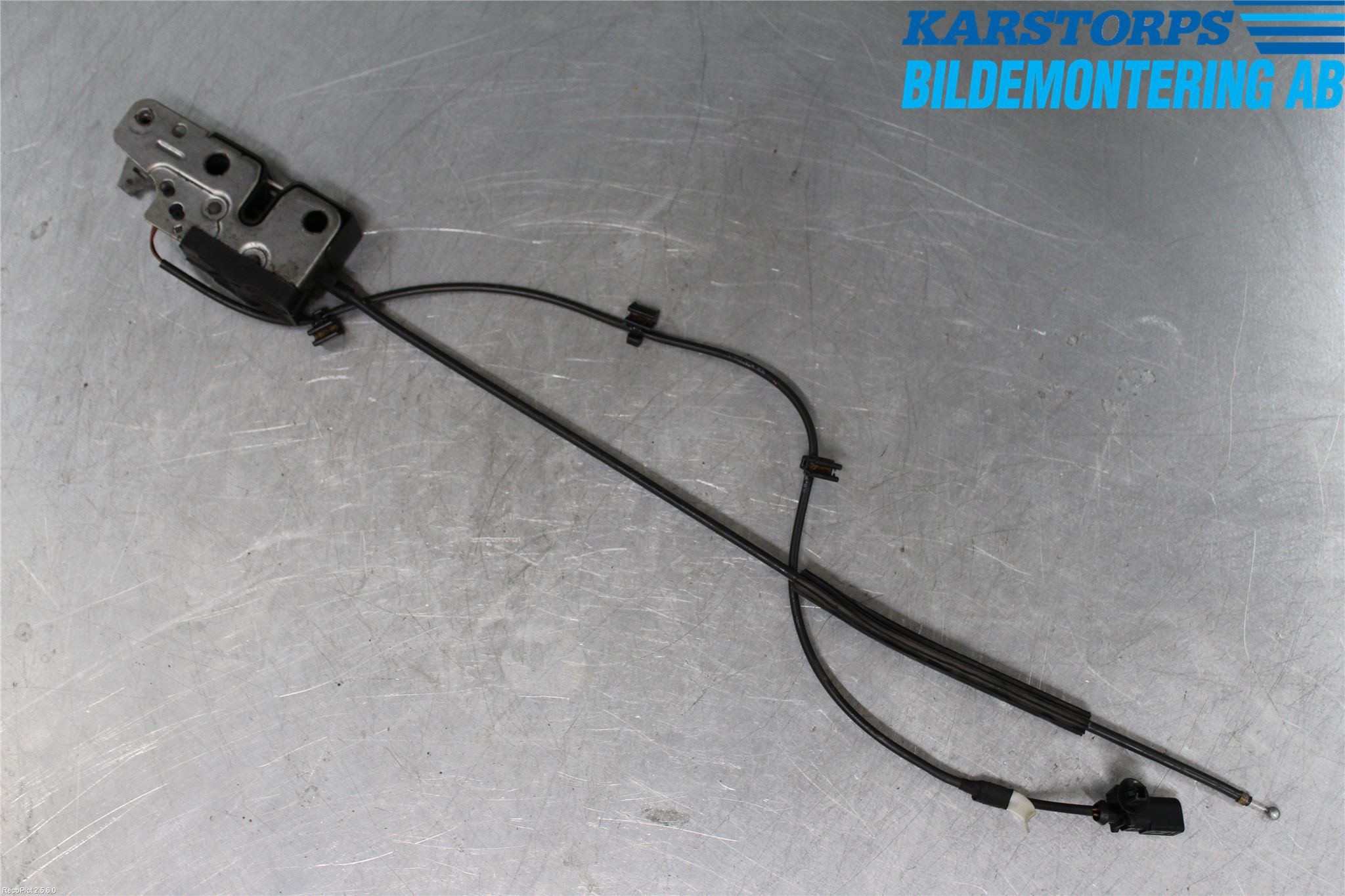 Volkswagen VW PASSAT 05-11 Huvlås