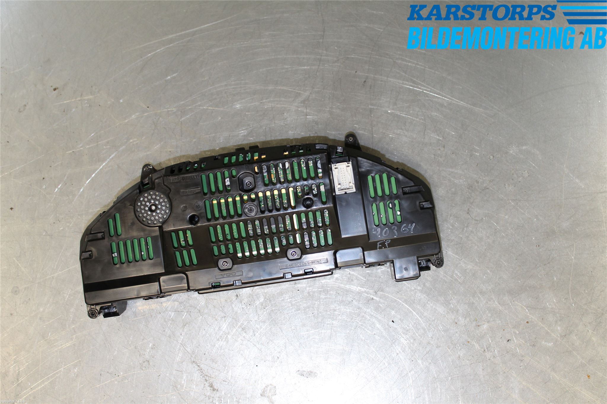 Mercedes-Benz MB C-KLASS (W204) 07-15 Instrument Komb
