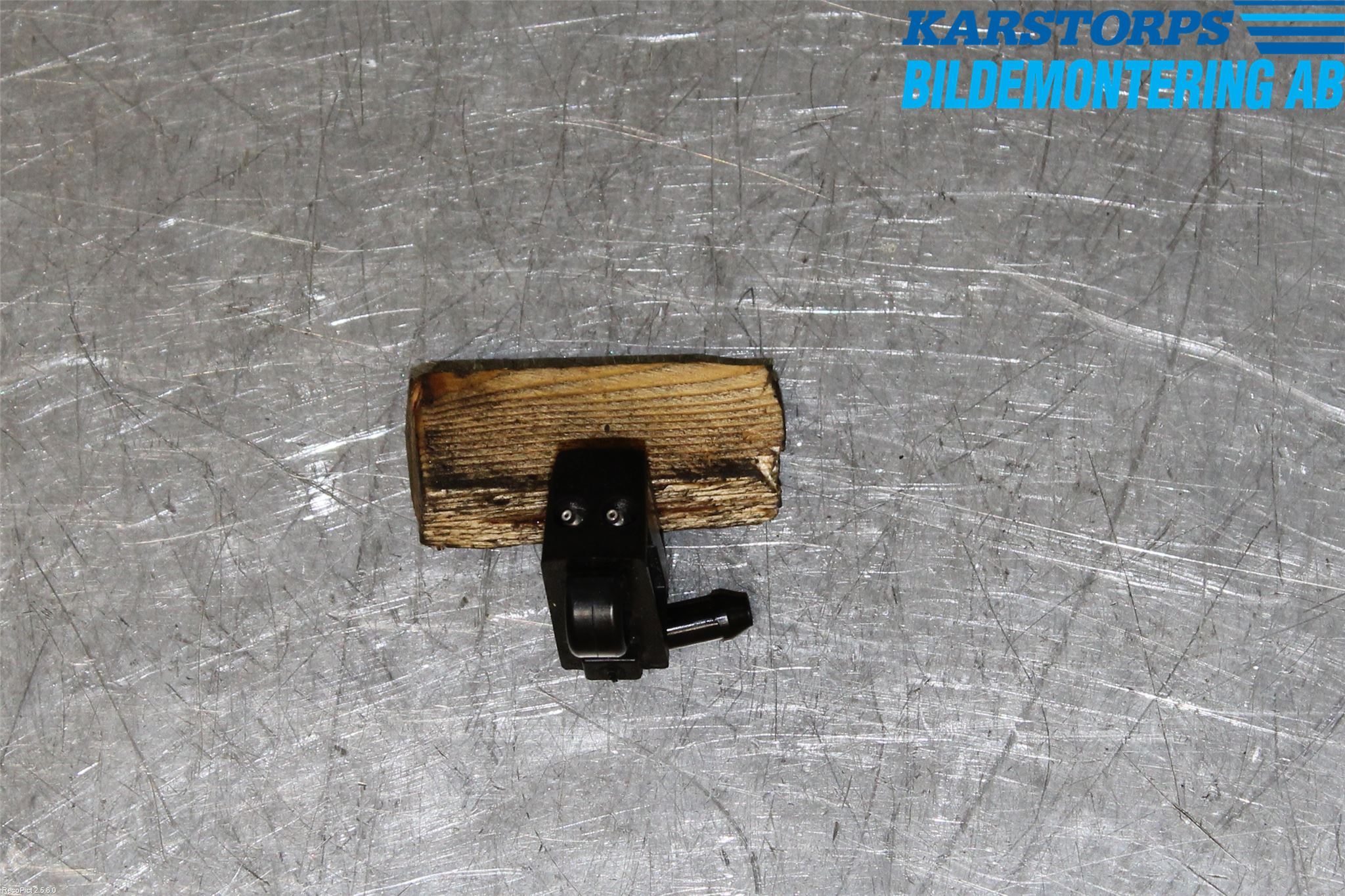 Volvo V60 14-18 Spolarmunstycke Rutor