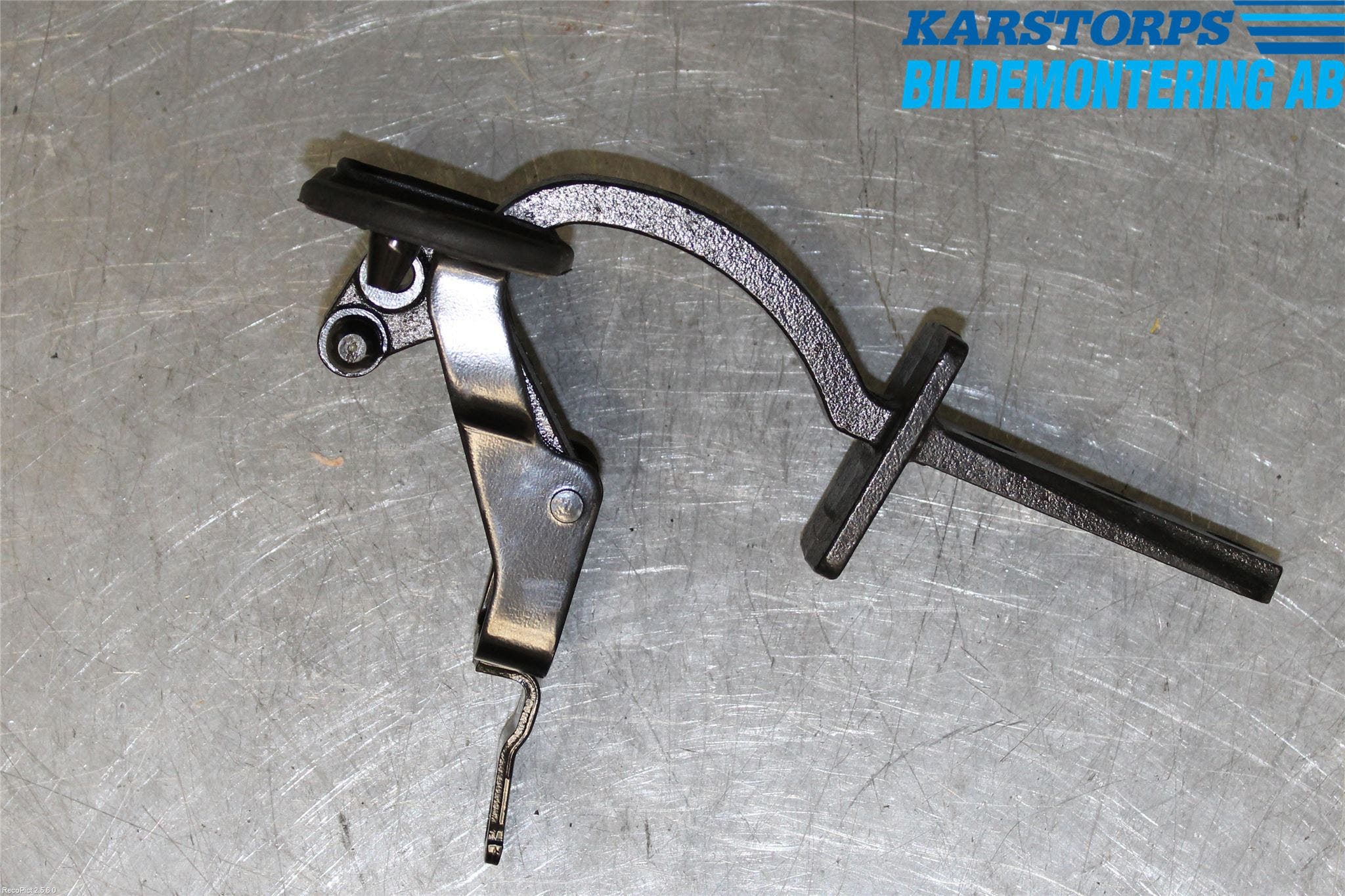 Volvo V70 08-13 Bakluckegångjärn Hö