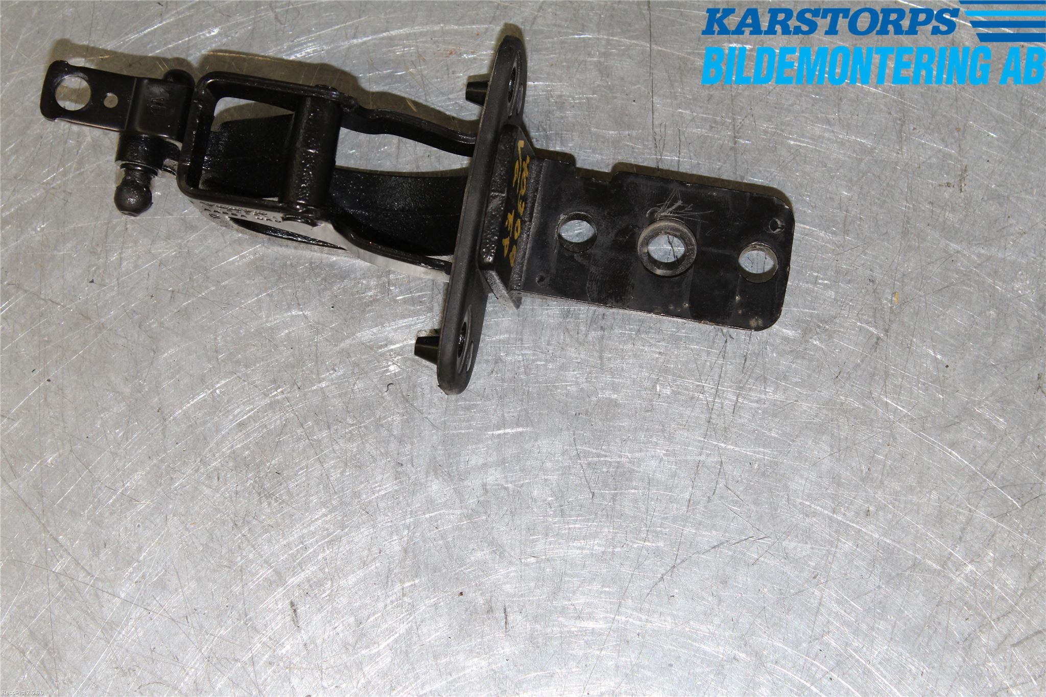 Volvo V70 08-13 Bakluckegångjärn Vä