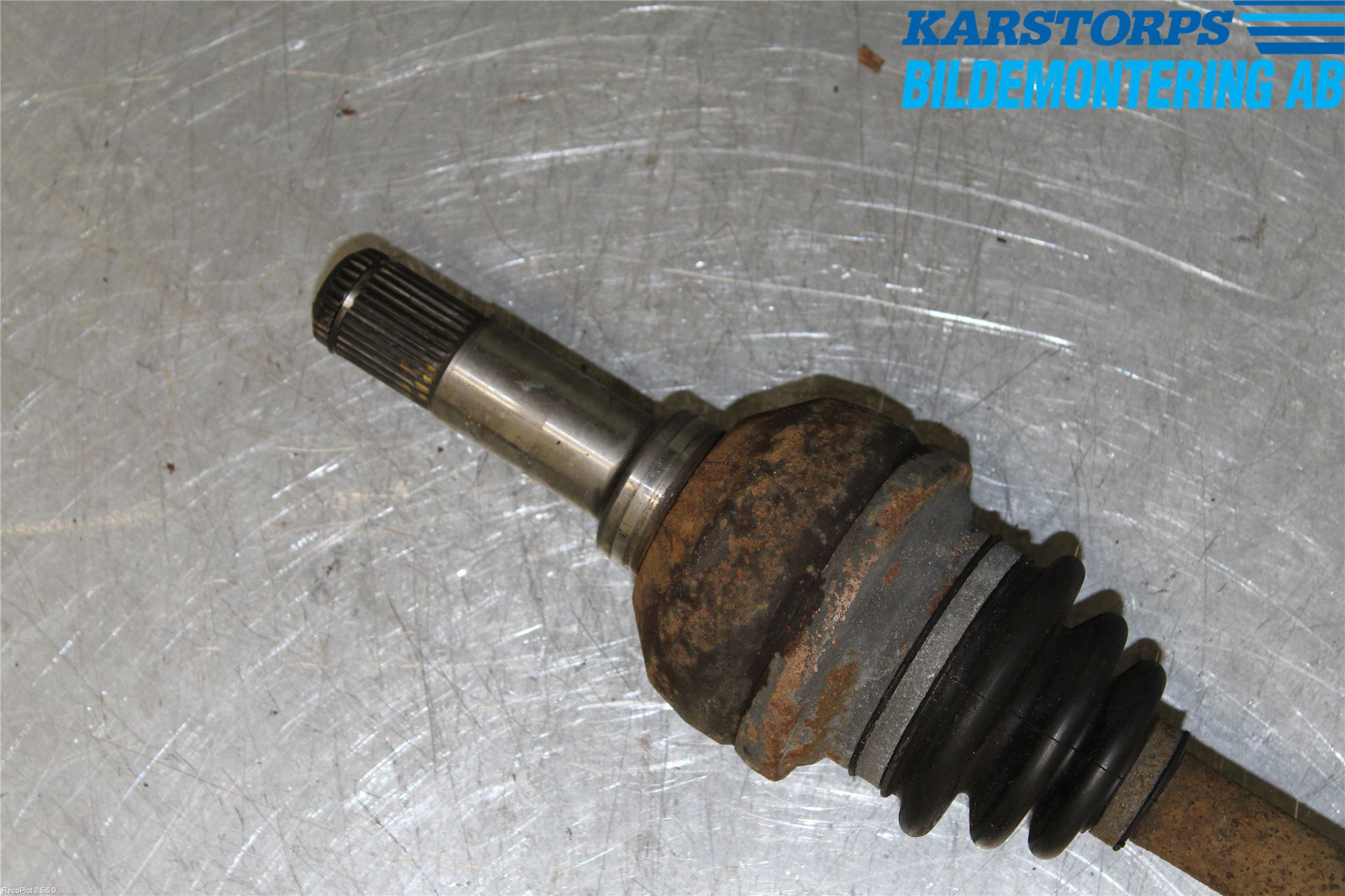 Jaguar XJ X350        03-09 Drivaxel Bak Vänster