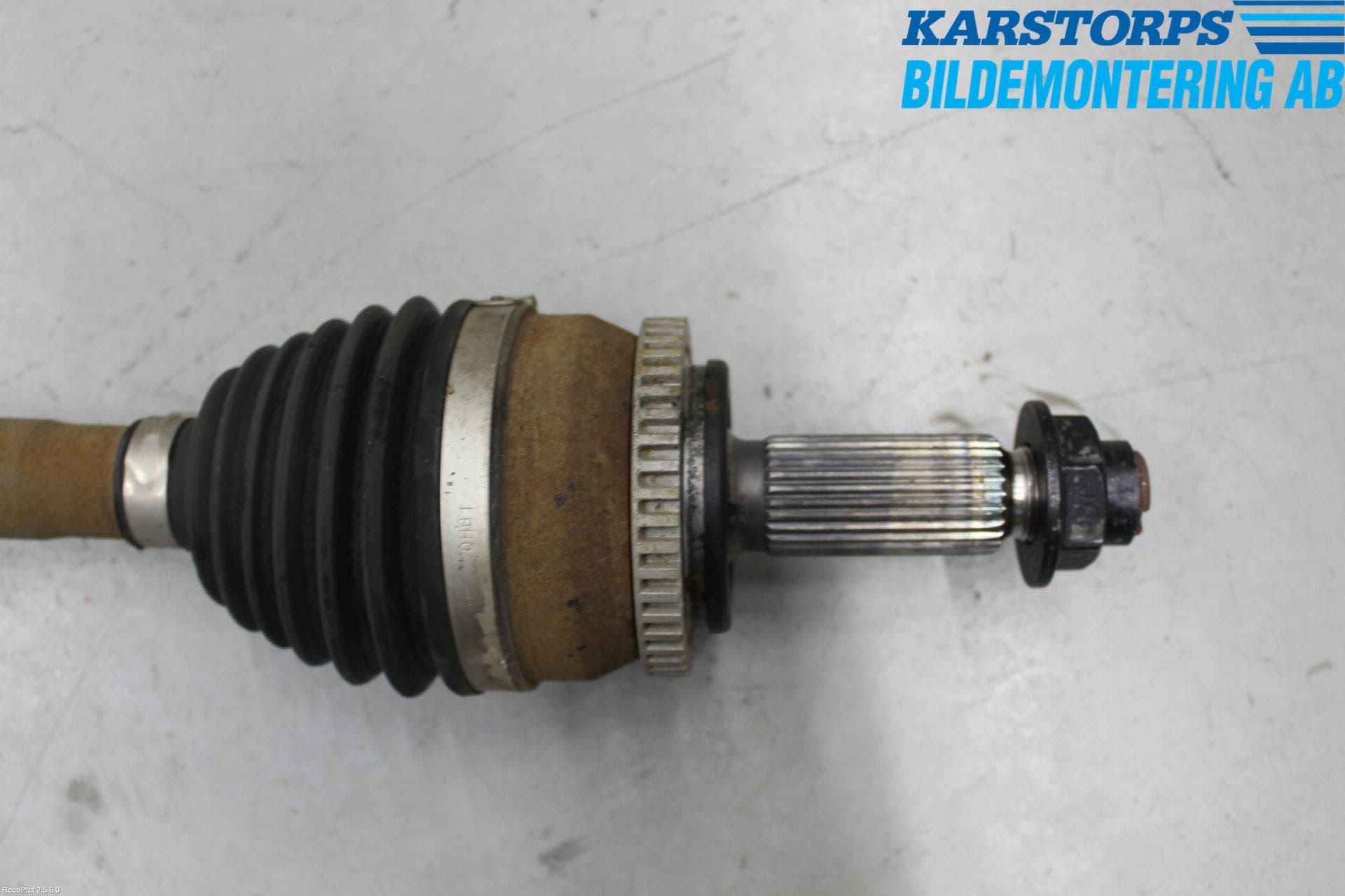 Kia CEED 12-18 Drivaxel Fram Höger