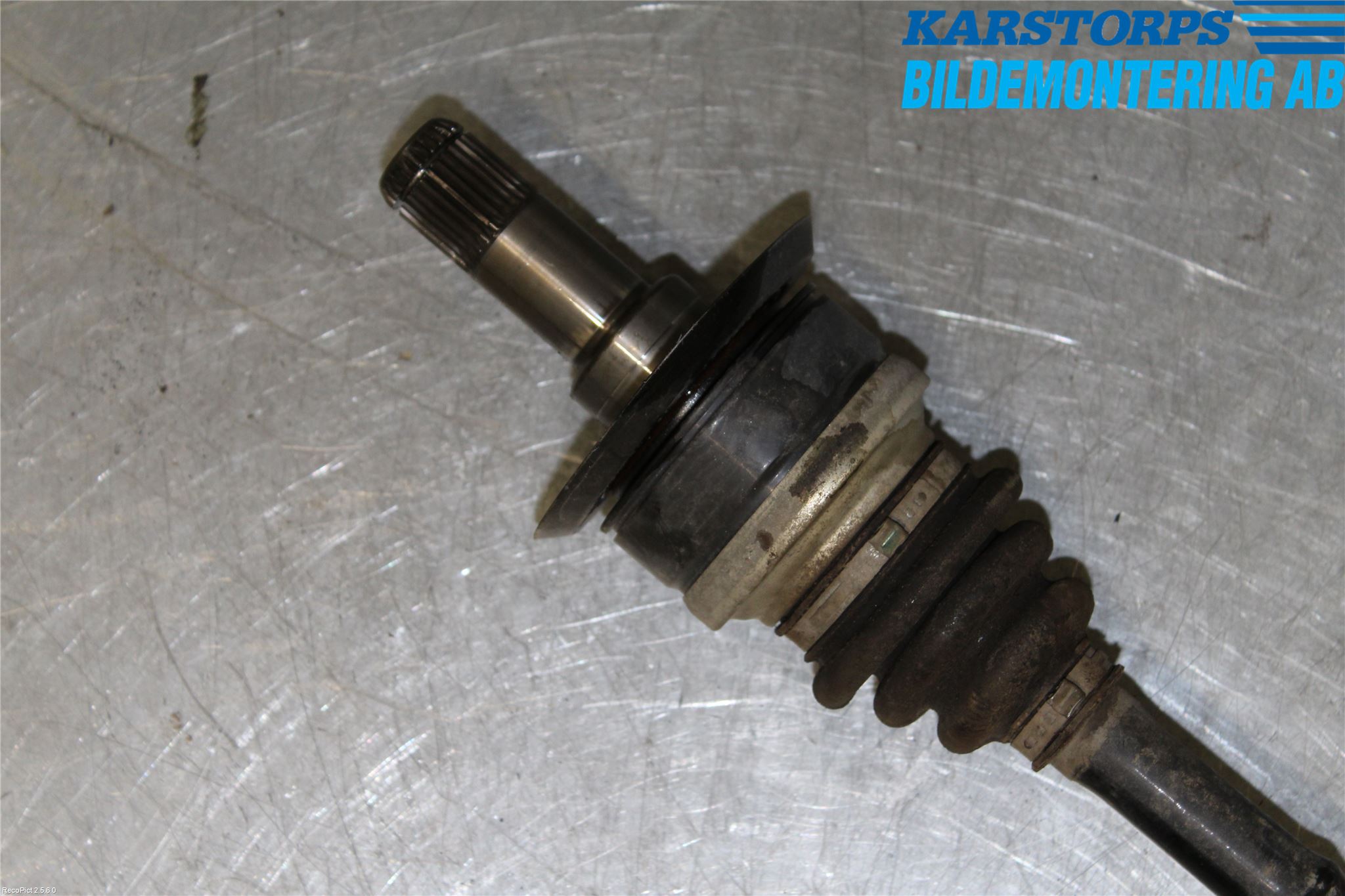 BMW 1 F20/F21 11-19 Drivaxel Bak Vänster