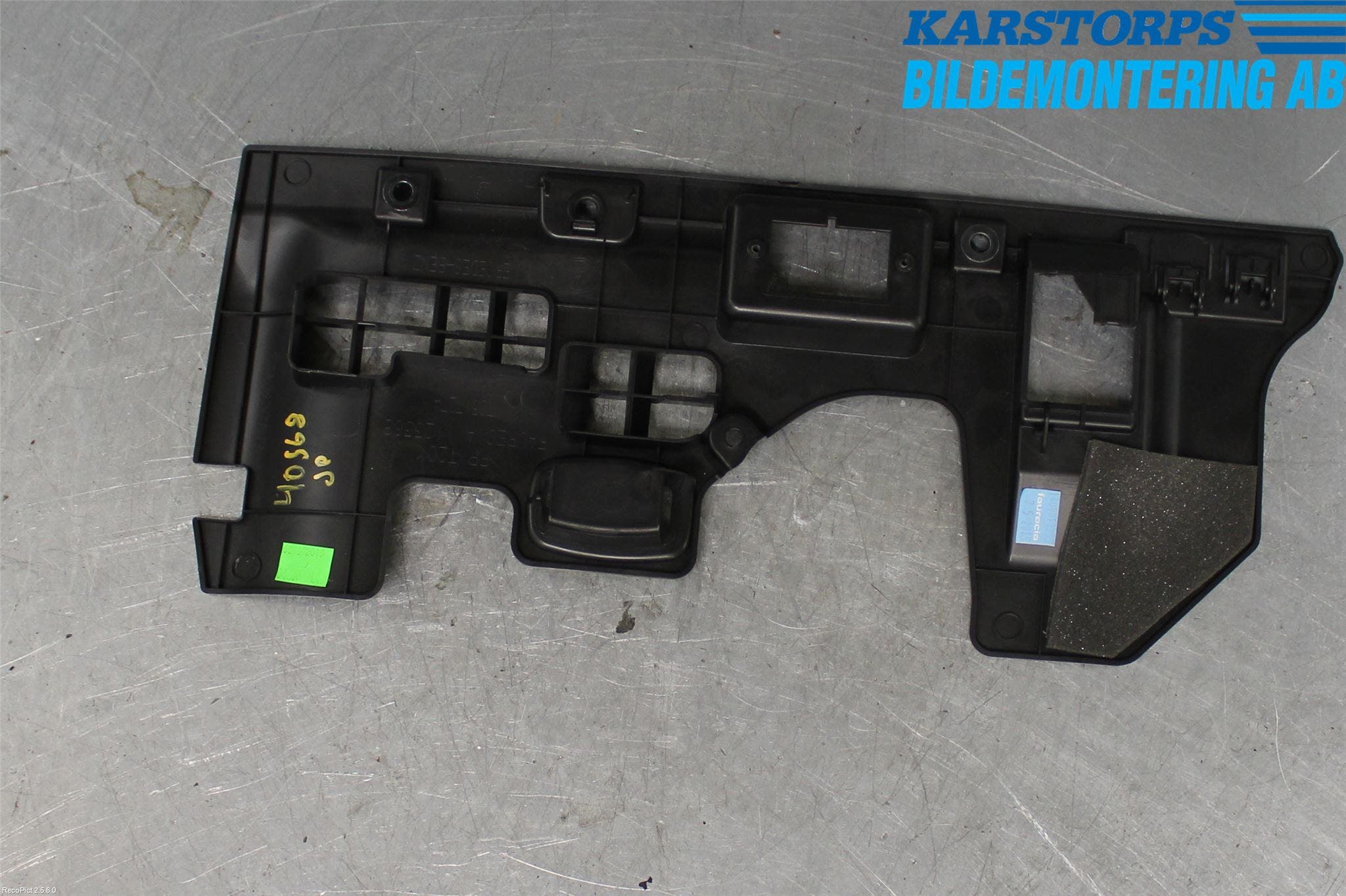 Mercedes-Benz MB CLA-KLASS (C117/X117) 13-19 Instrbräda Stötskydd