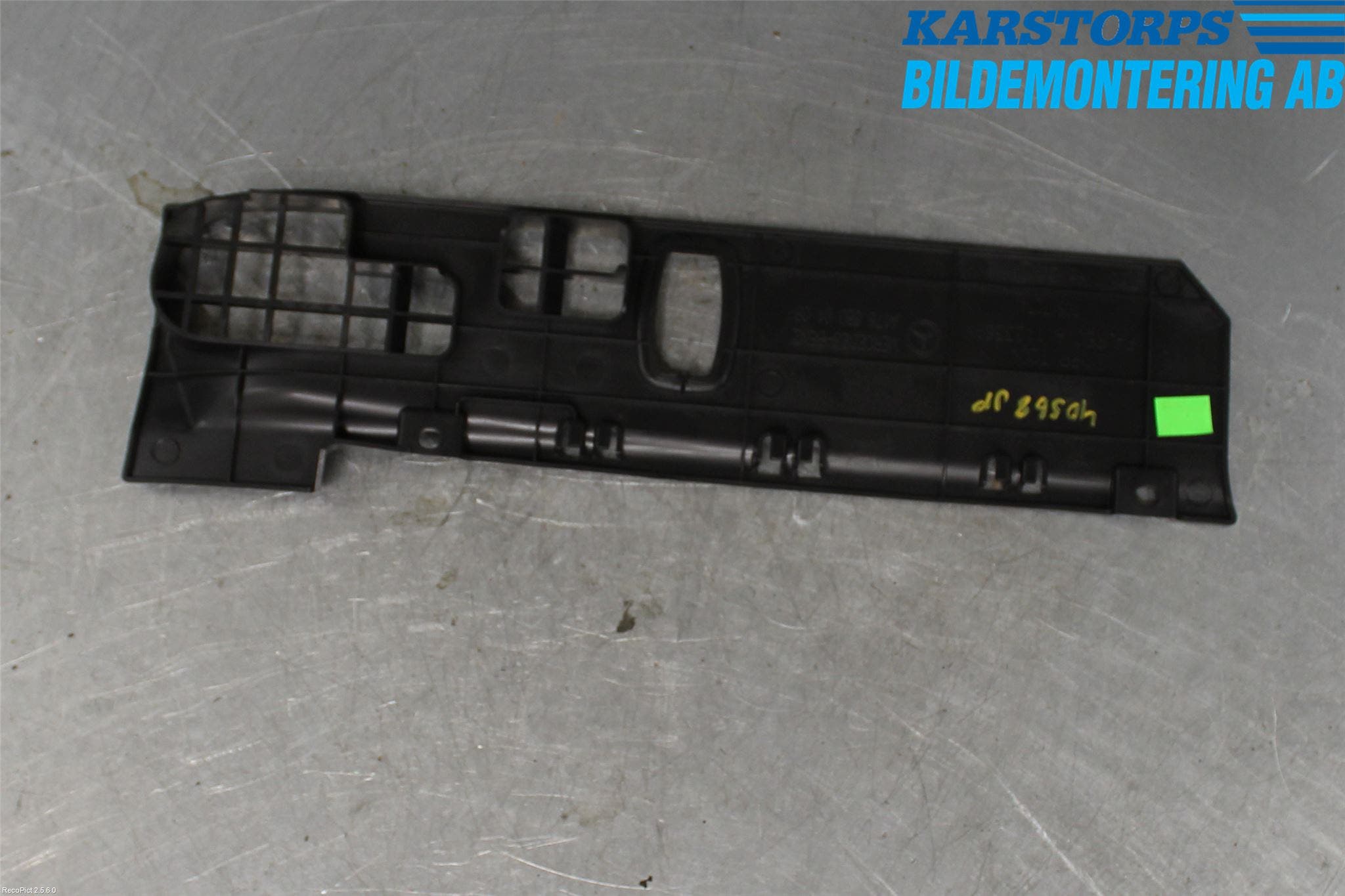 Mercedes-Benz MB CLA-KLASS (C117/X117) 13-19 Instrbräda Stötskydd