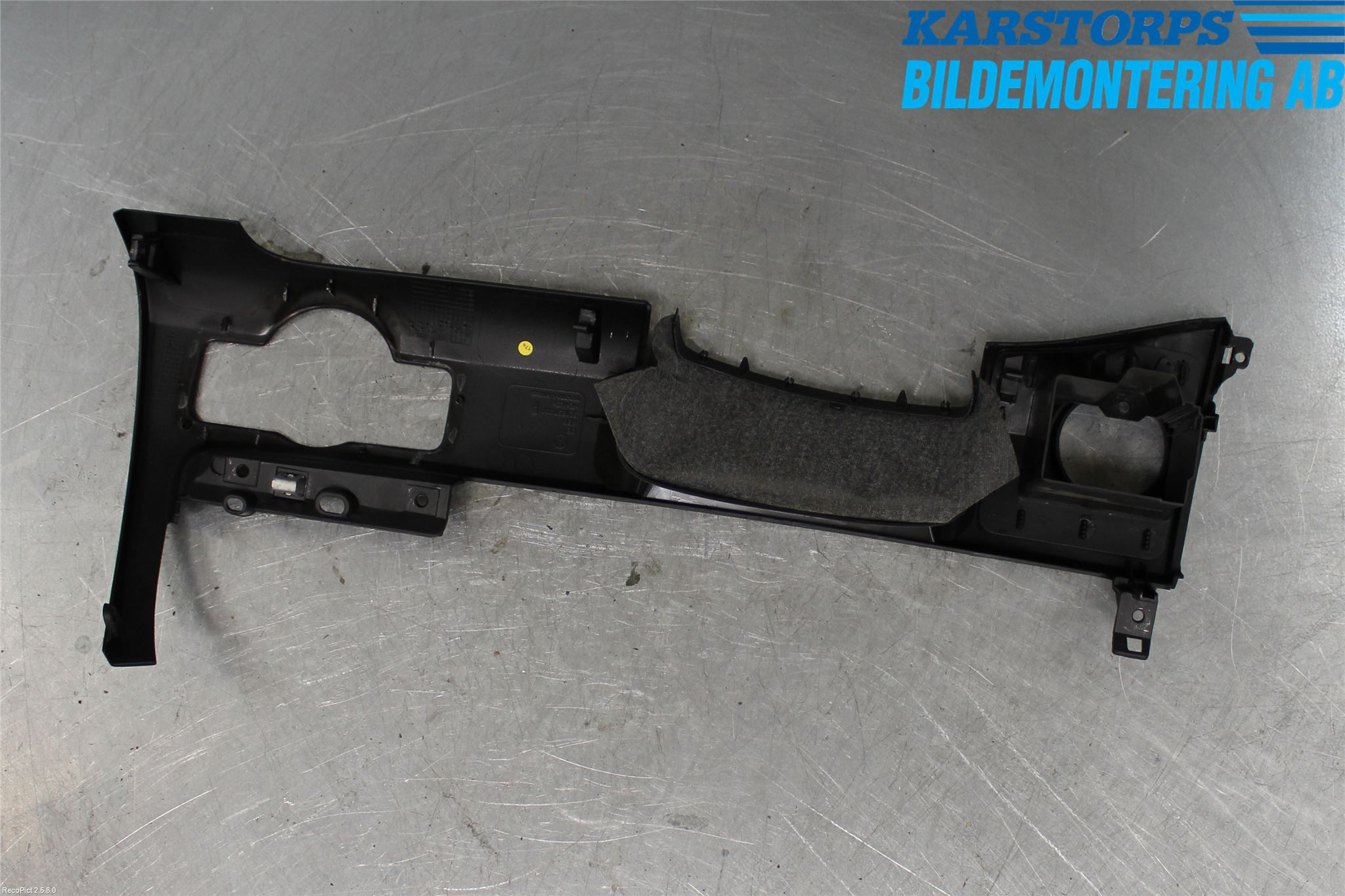 Volkswagen VW PASSAT 05-11 Instrbräda Stötskydd