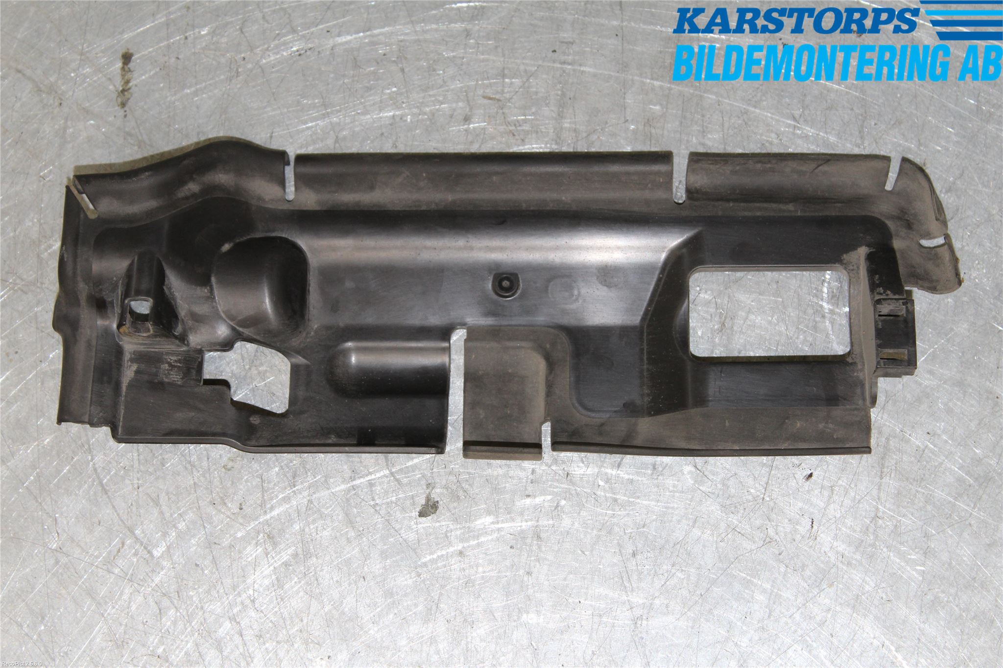 Volvo S60 11-13 Deflektor Plåt-Plast Kylning