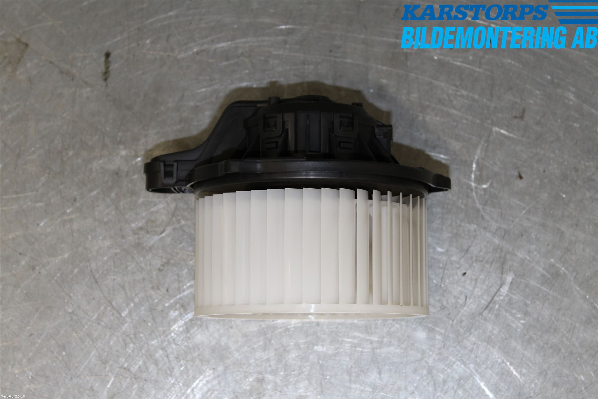 Kia CEED 12-18 Värmefläkt