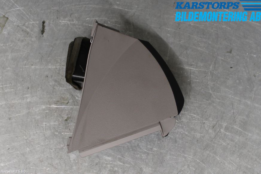 Mitsubishi GRANDIS Defrosterkanal-Munstycke