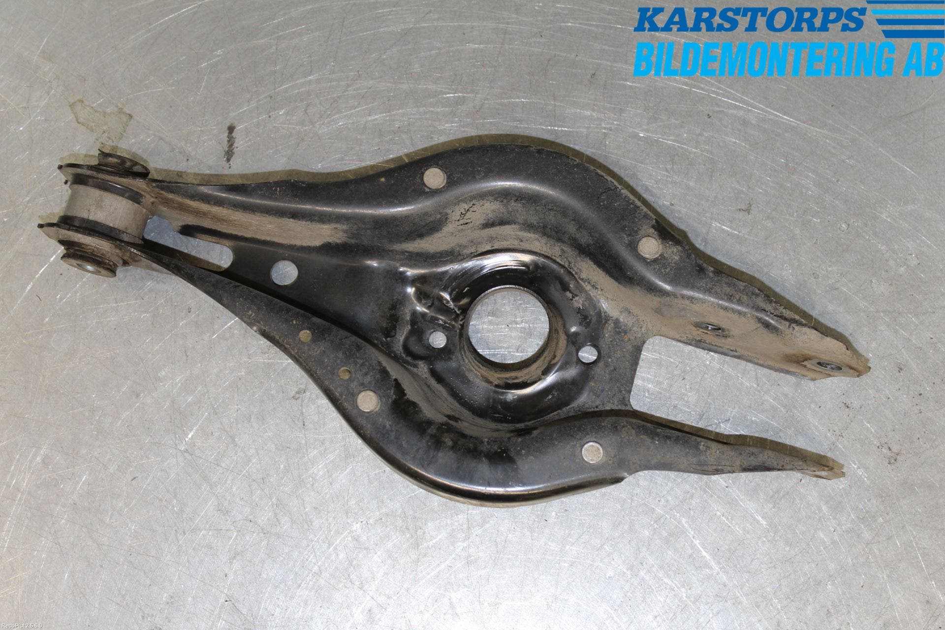 BMW 3 F30/F31/F80 12-19 Bärarm Bak Höger
