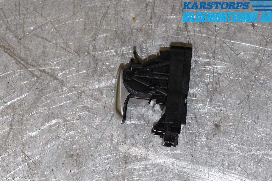 Mercedes-Benz MB C-KLASS (W205) 14-21 Strömställare Parkeringsbroms