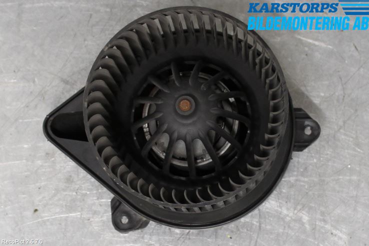 Renault TRAFIC   02-14 Värmefläkt