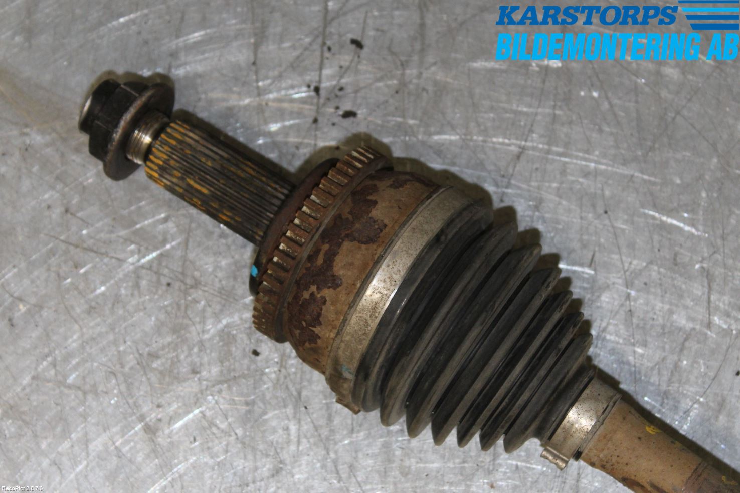 Kia CEED 12-18 Drivaxel Fram Vänster