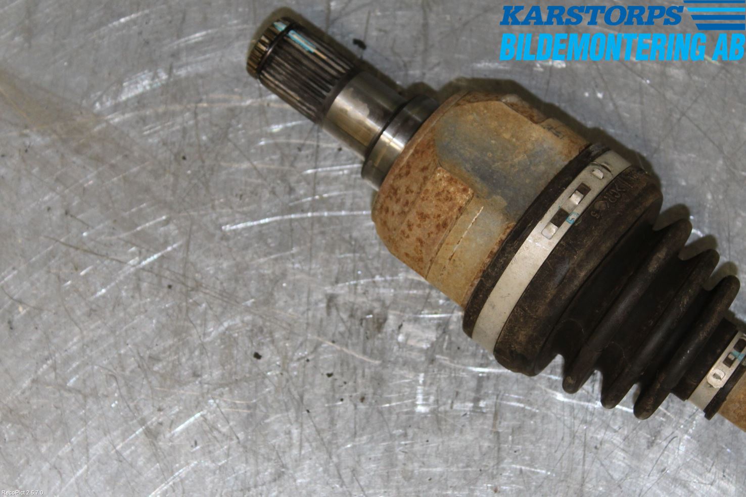 Kia CEED 12-18 Drivaxel Fram Vänster