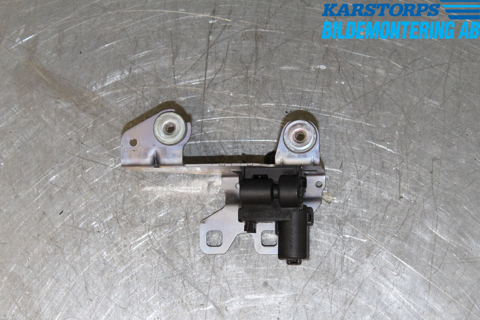 BMW 3 F30/F31/F80 12-19 Låskista Baklucka