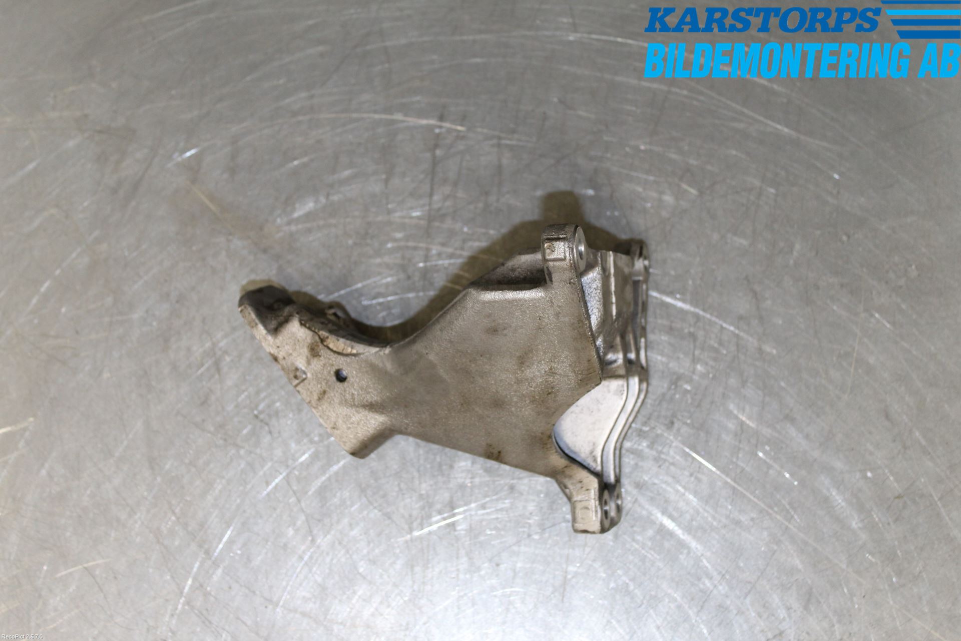 Audi A6/S6     05-11 Motorfäste