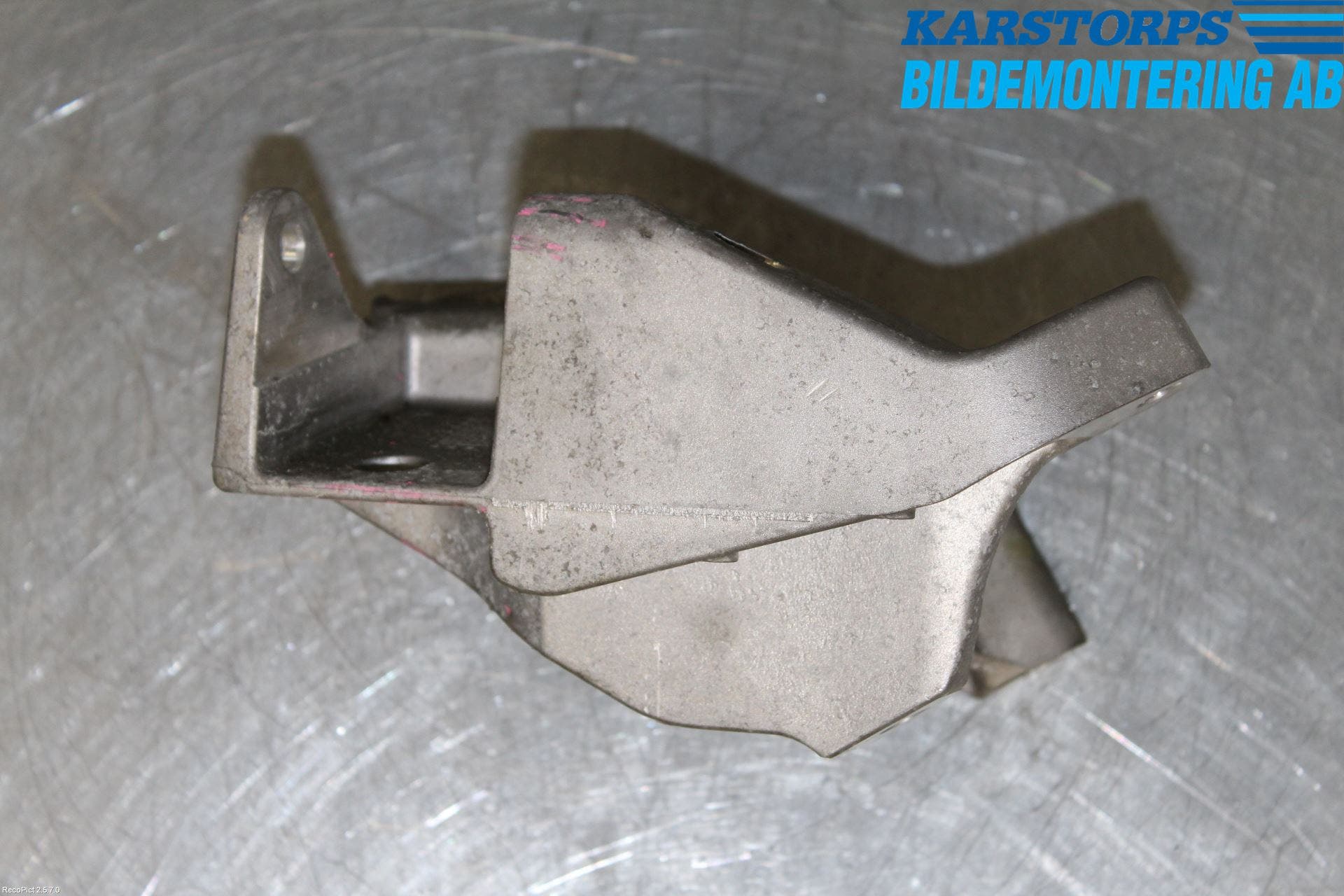 Volvo V70 14-16 Motorfäste