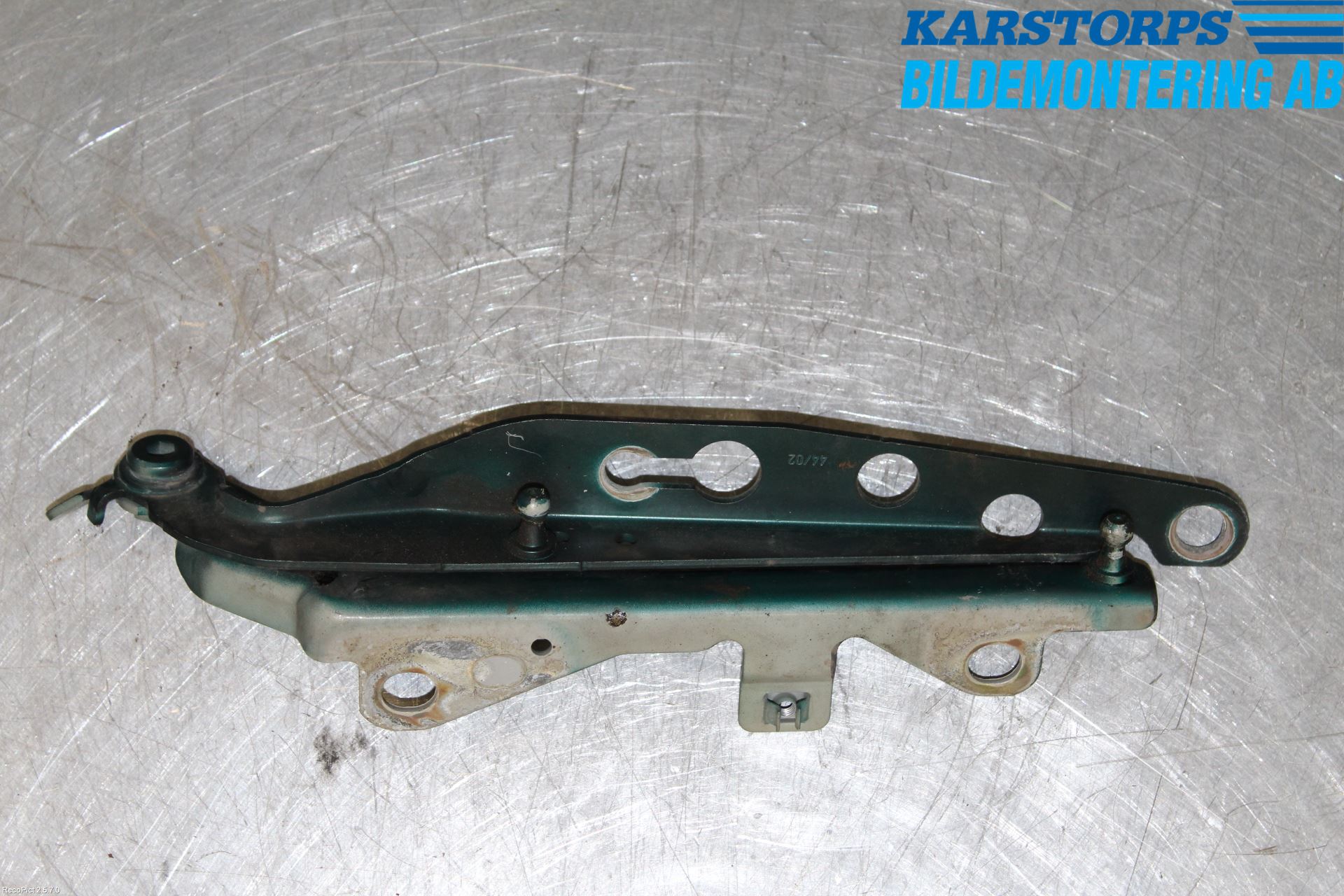 Volvo S80 99-03 Huvgångjärn