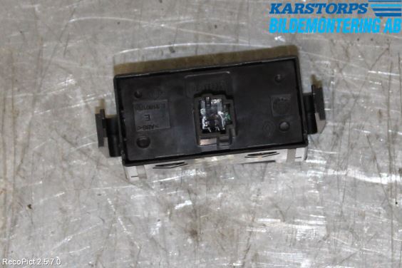 Dacia SANDERO/STEPWAY 13-20 Strömställare Varnings