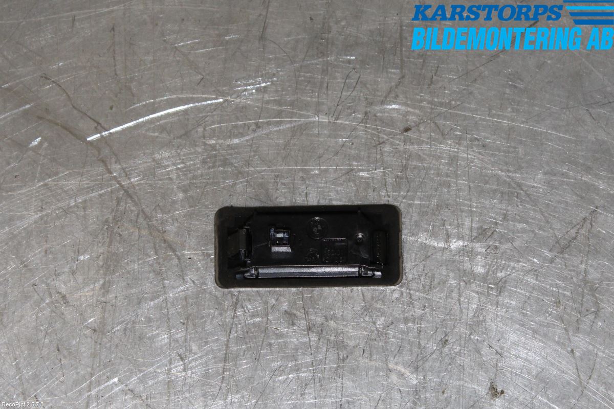 BMW 3 F30/F31/F80 12-19 Skylt Belysning