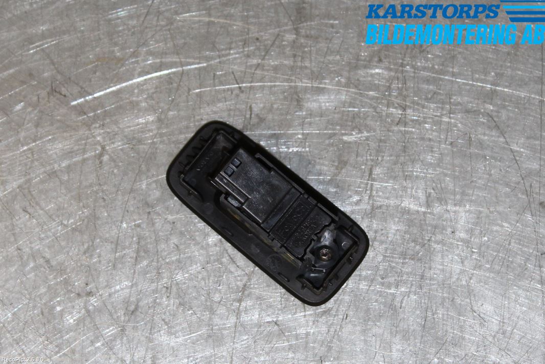 Volvo V40 12-19 Strömställare Elhiss