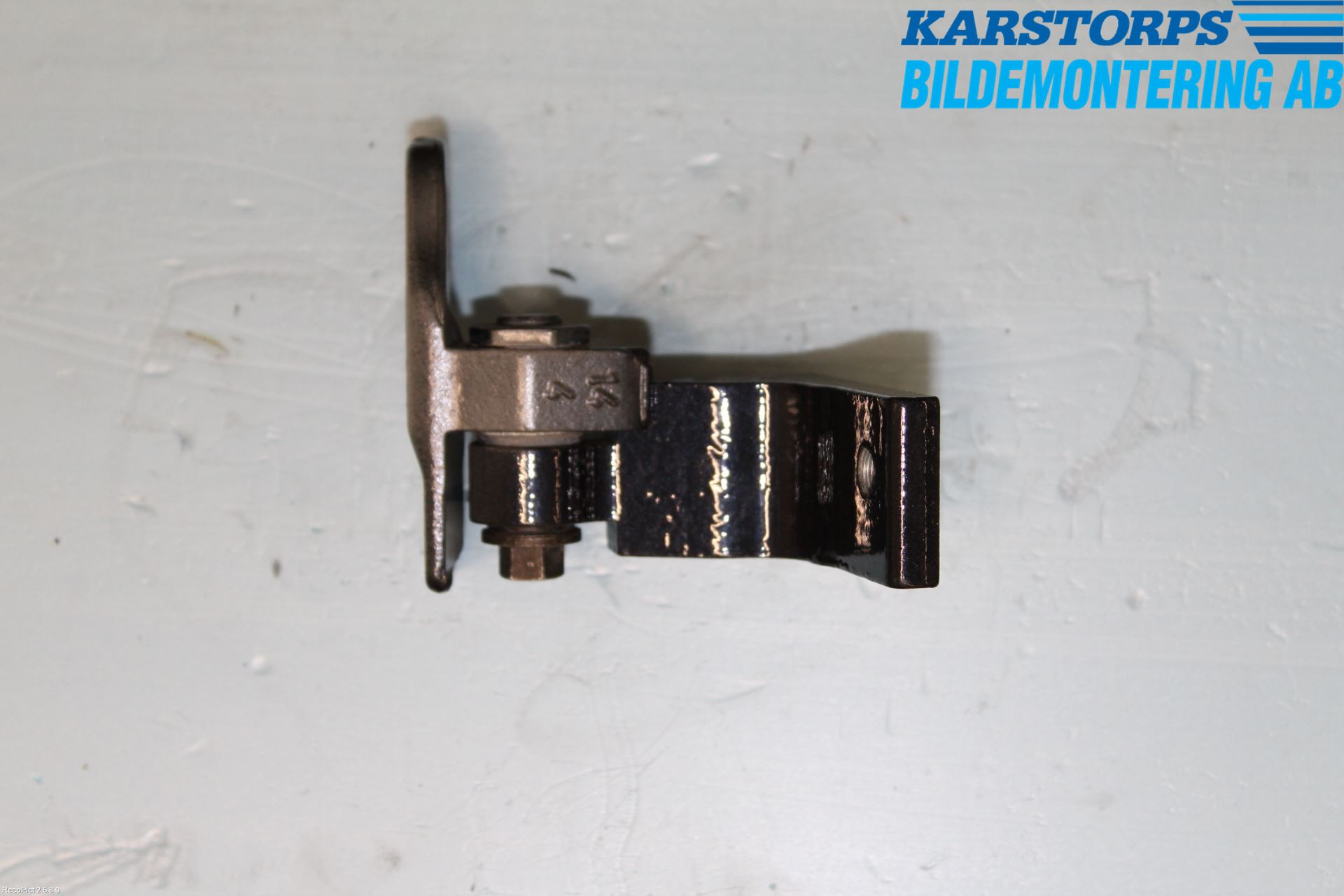 Volvo V40 12-19 Dörrgångjärn