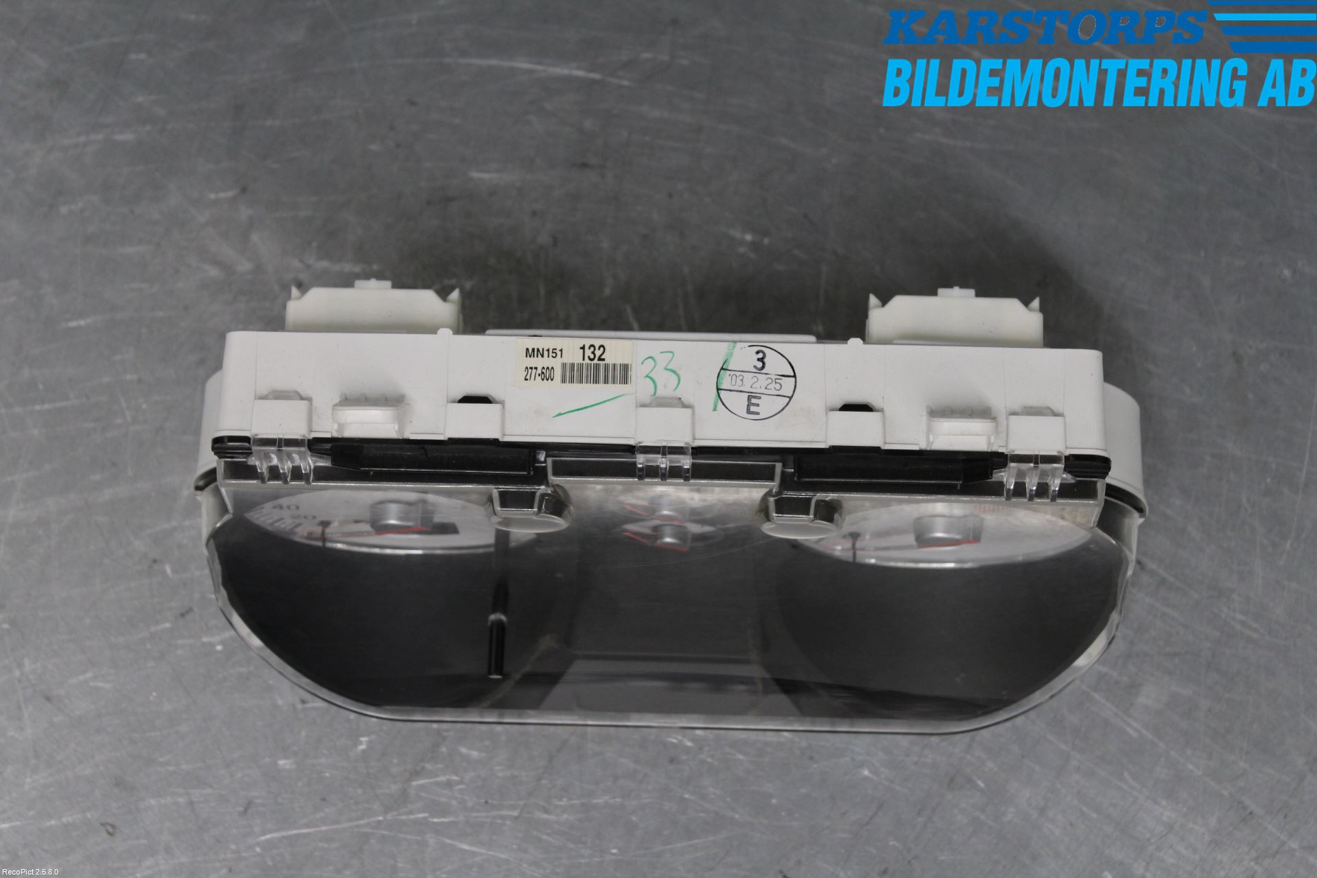 Mitsubishi OUTLANDER 01-07 Instrument Komb