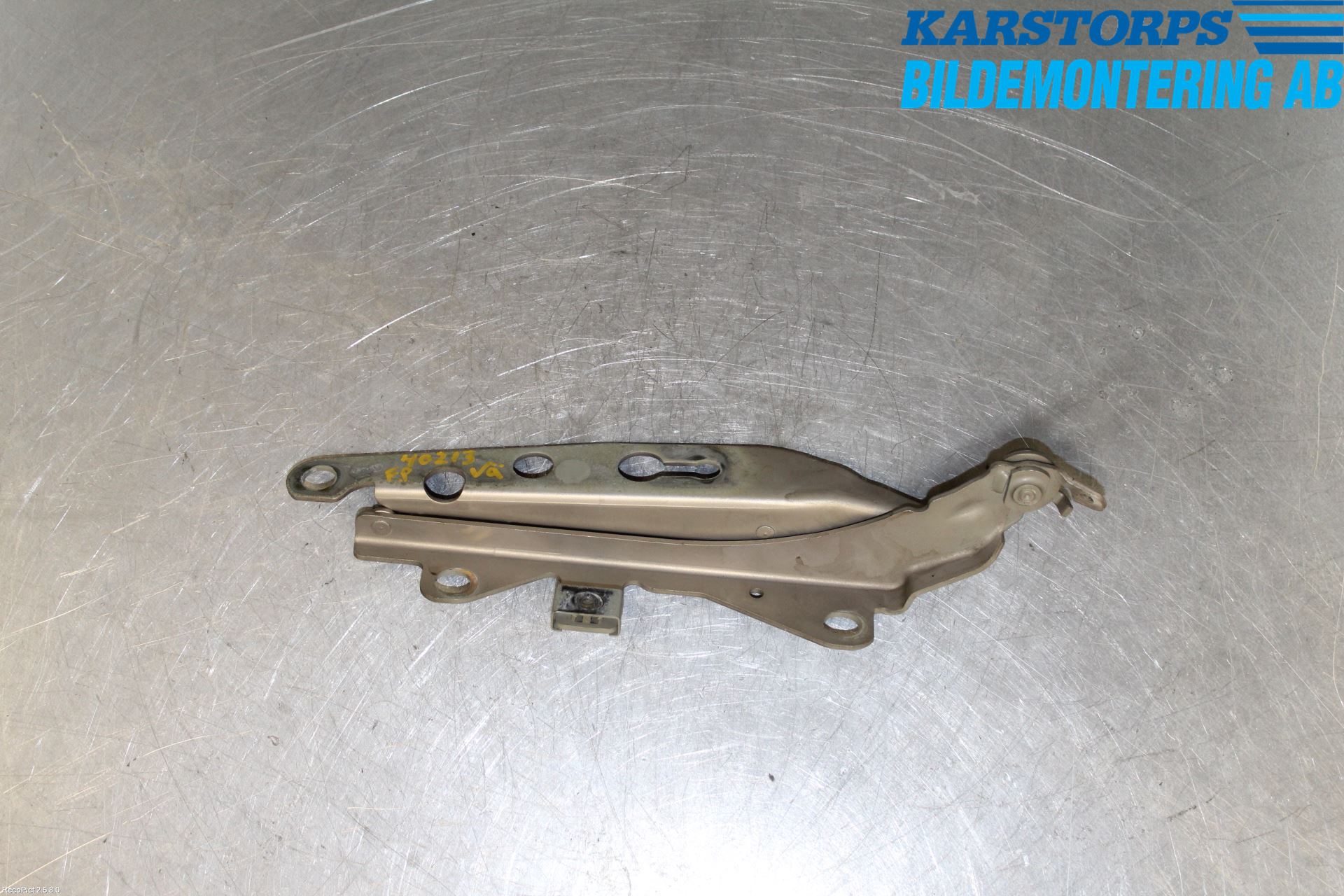 Volvo S60 01-04 Huvgångjärn