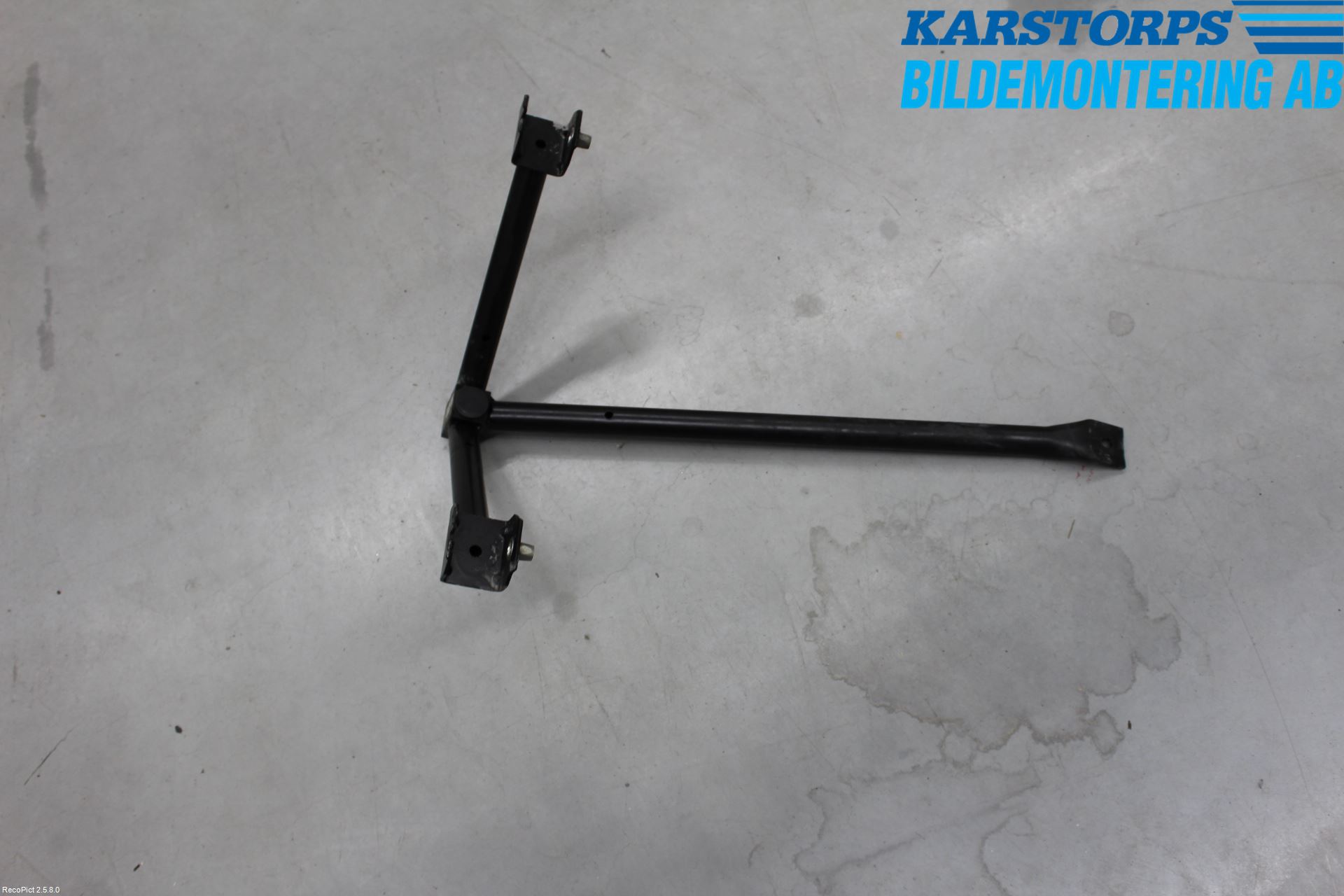 BMW 3 E92/93 Coupé/Cab 05-14 Bakram-Fästbalk