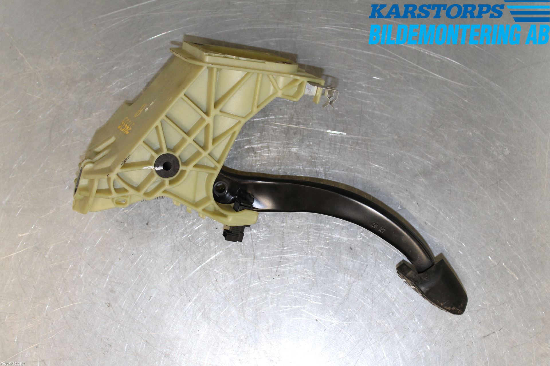 BMW 5 E60/61 Sed/Tou 02-10 Bromspedal