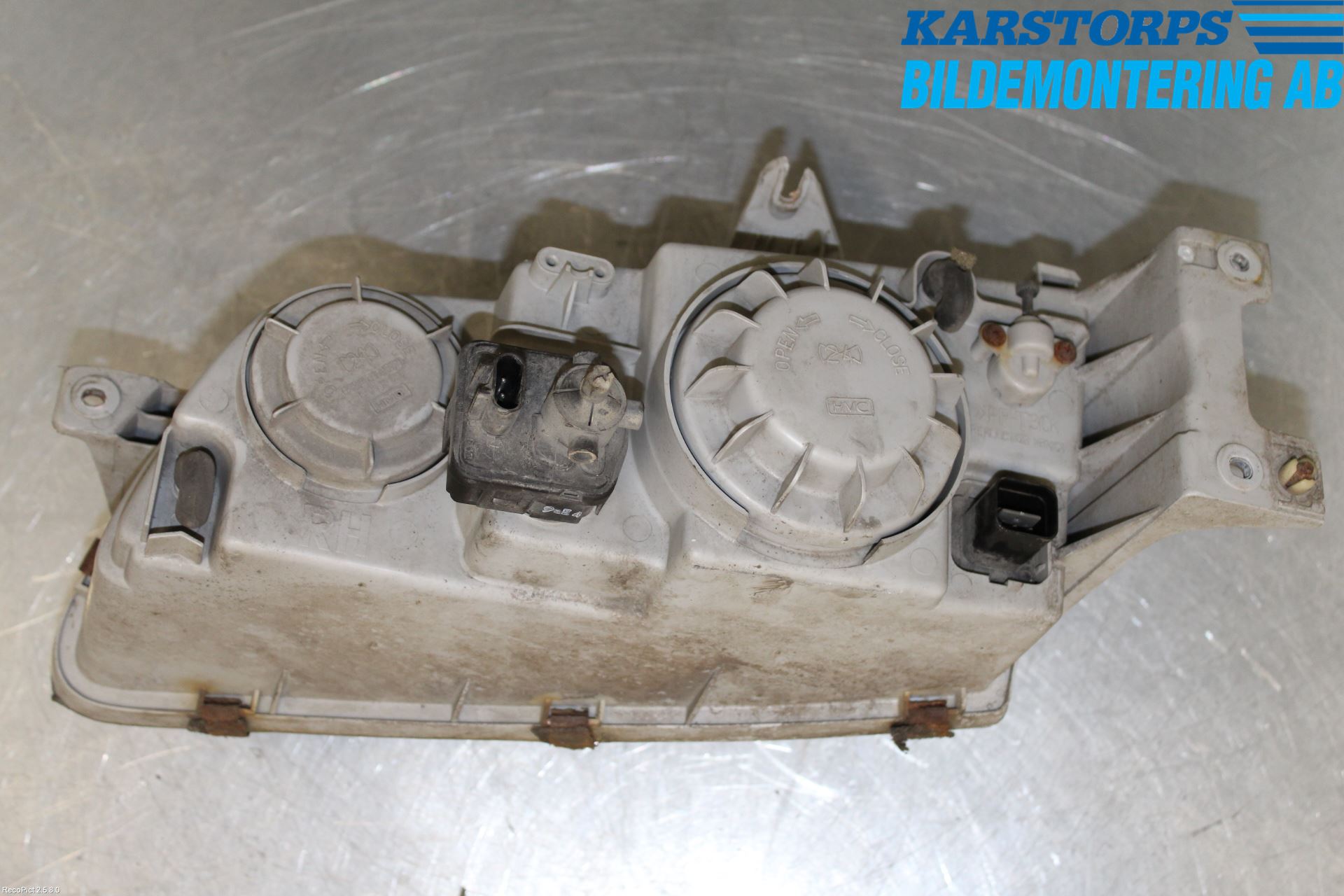 Hyundai H1/STAREX  97-08 Strålkastare Höger