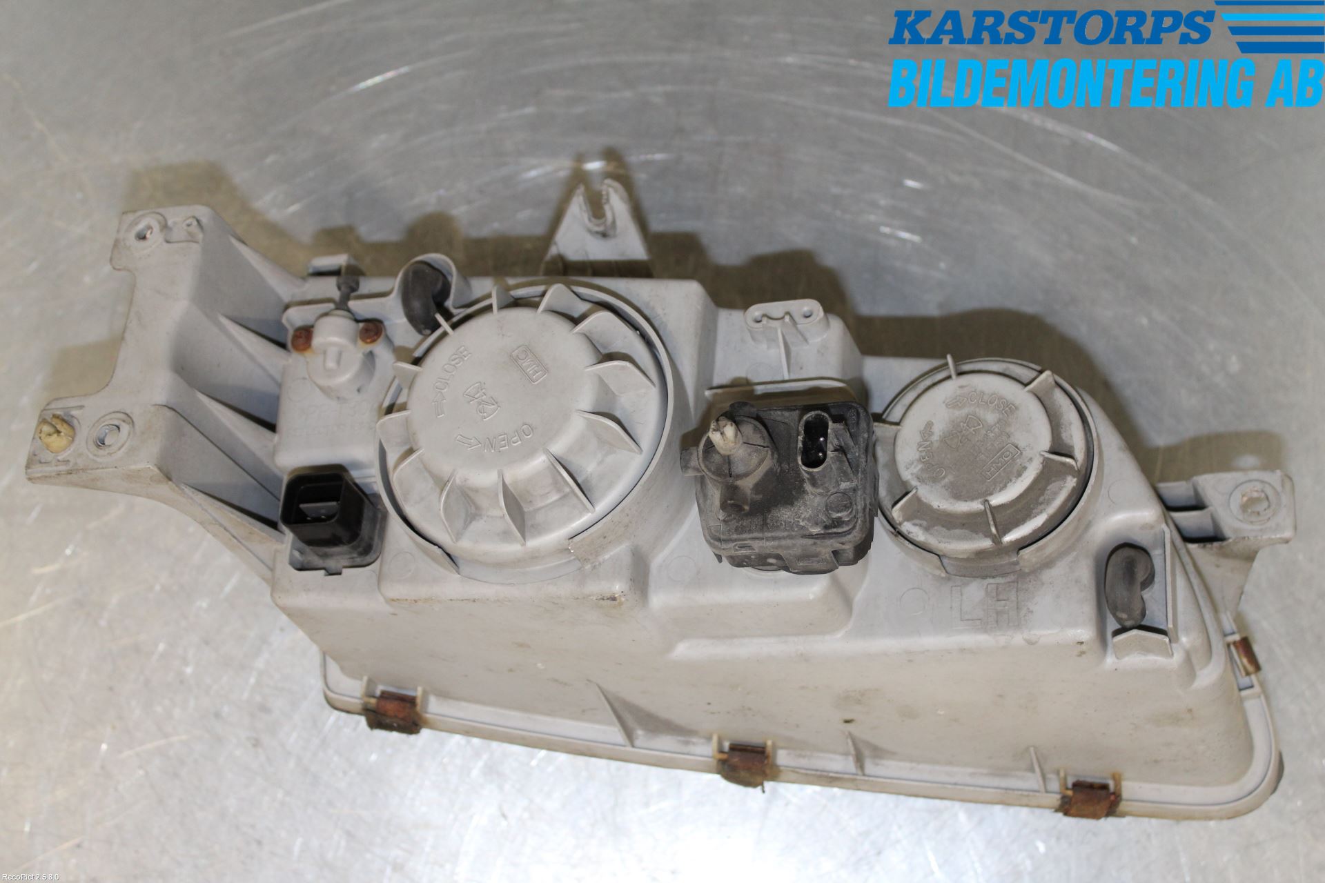 Hyundai H1/STAREX  97-08 Strålkastare Vänster