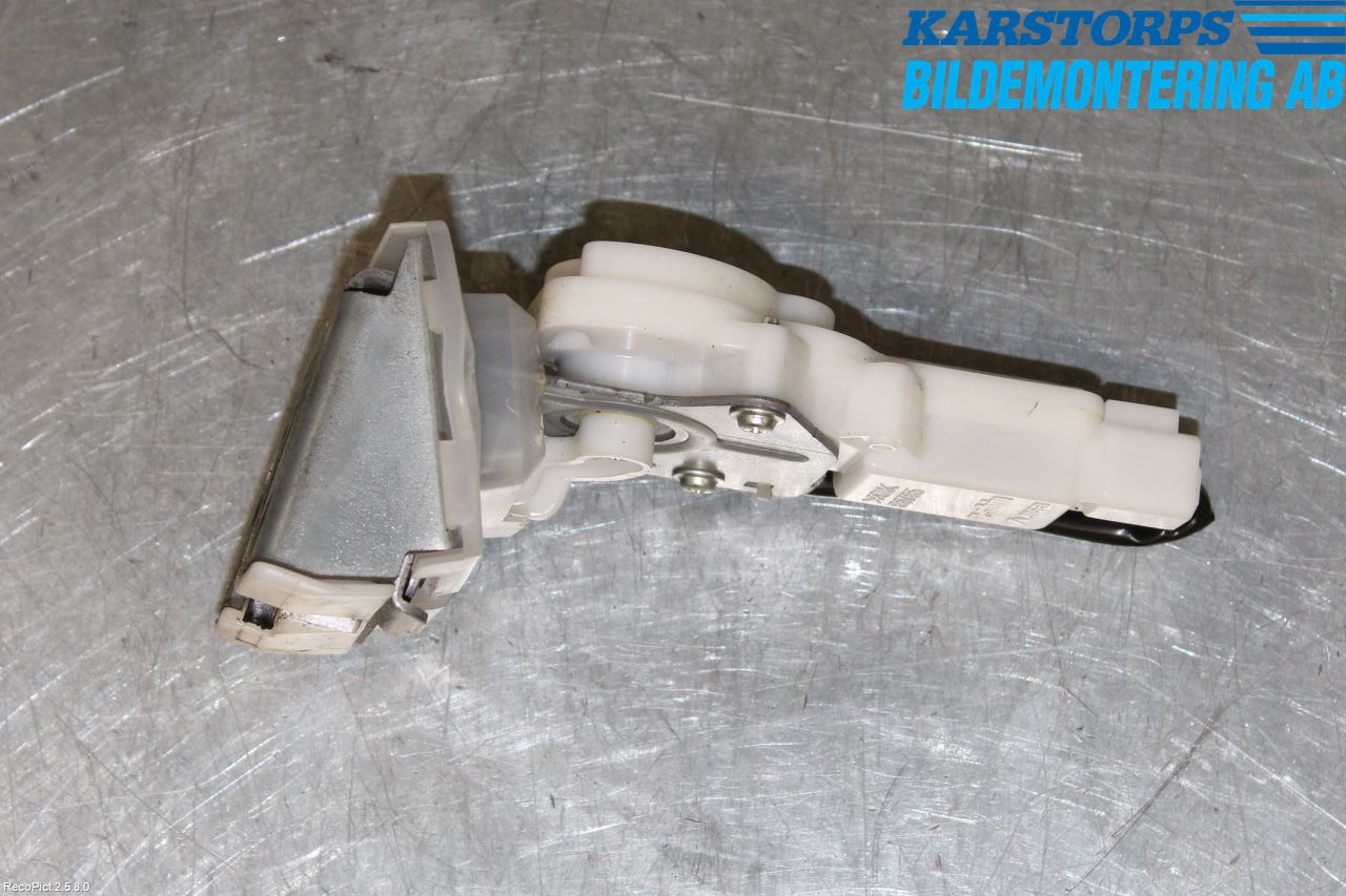 Suzuki SWIFT 05-10 Låskista Baklucka