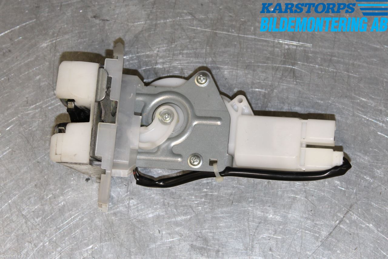 Suzuki SWIFT 05-10 Låskista Baklucka