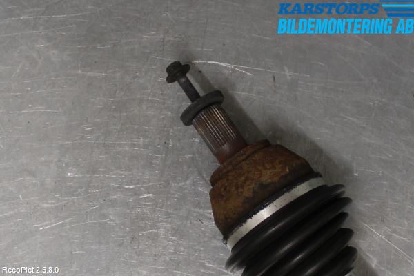 Ford FOCUS 08-11 Drivaxel Fram Höger