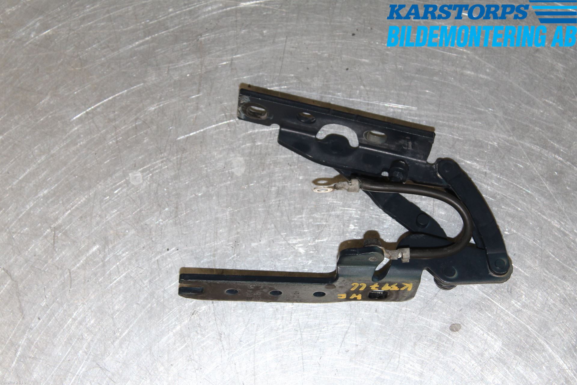 BMW 7 E65/66    00-08 Huvgångjärn